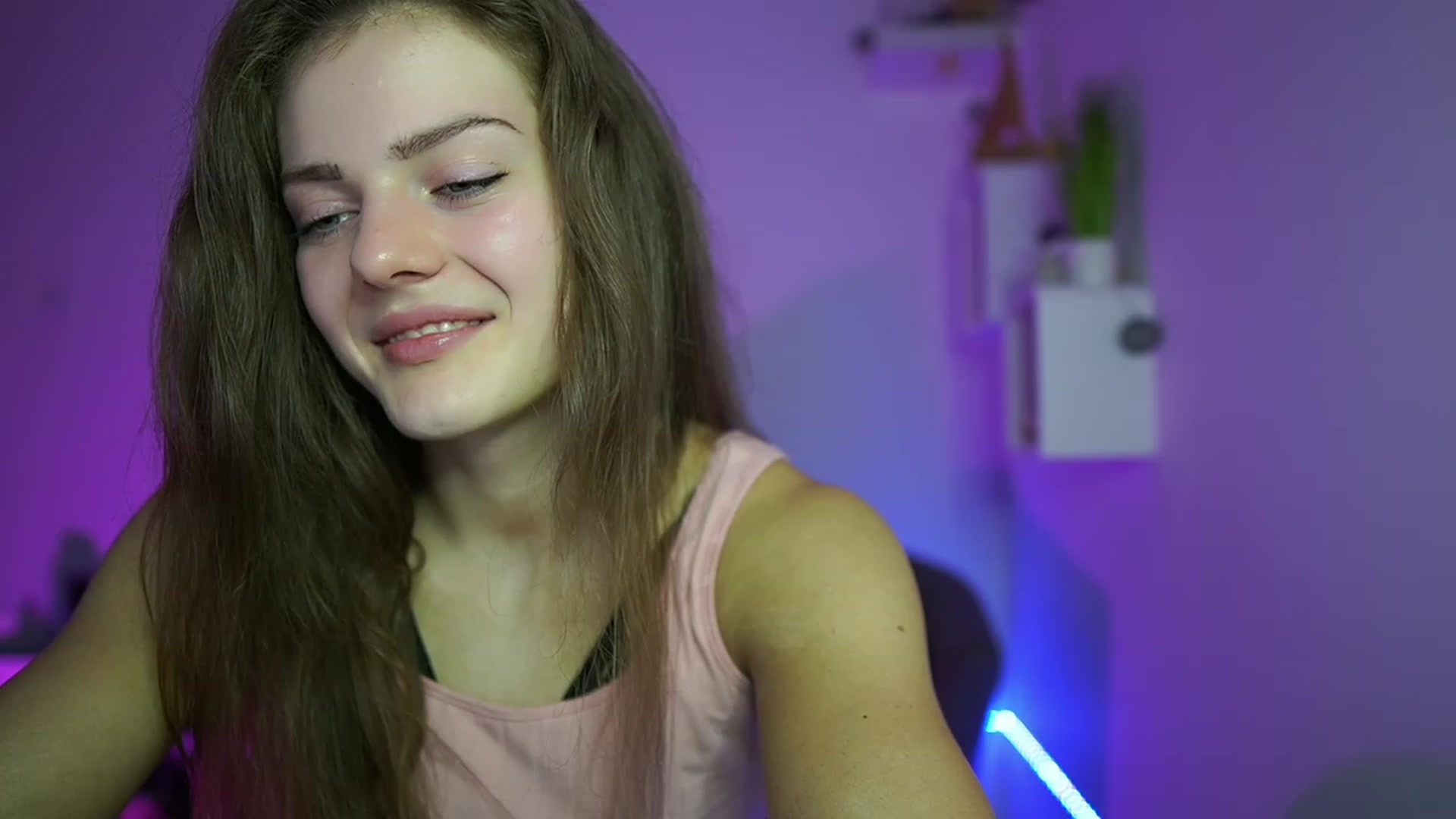 Gallery image thumbnail from Elly_Malkova_'s myfreecams stream on, 05/21/2023, 13:54 image 9 of 20