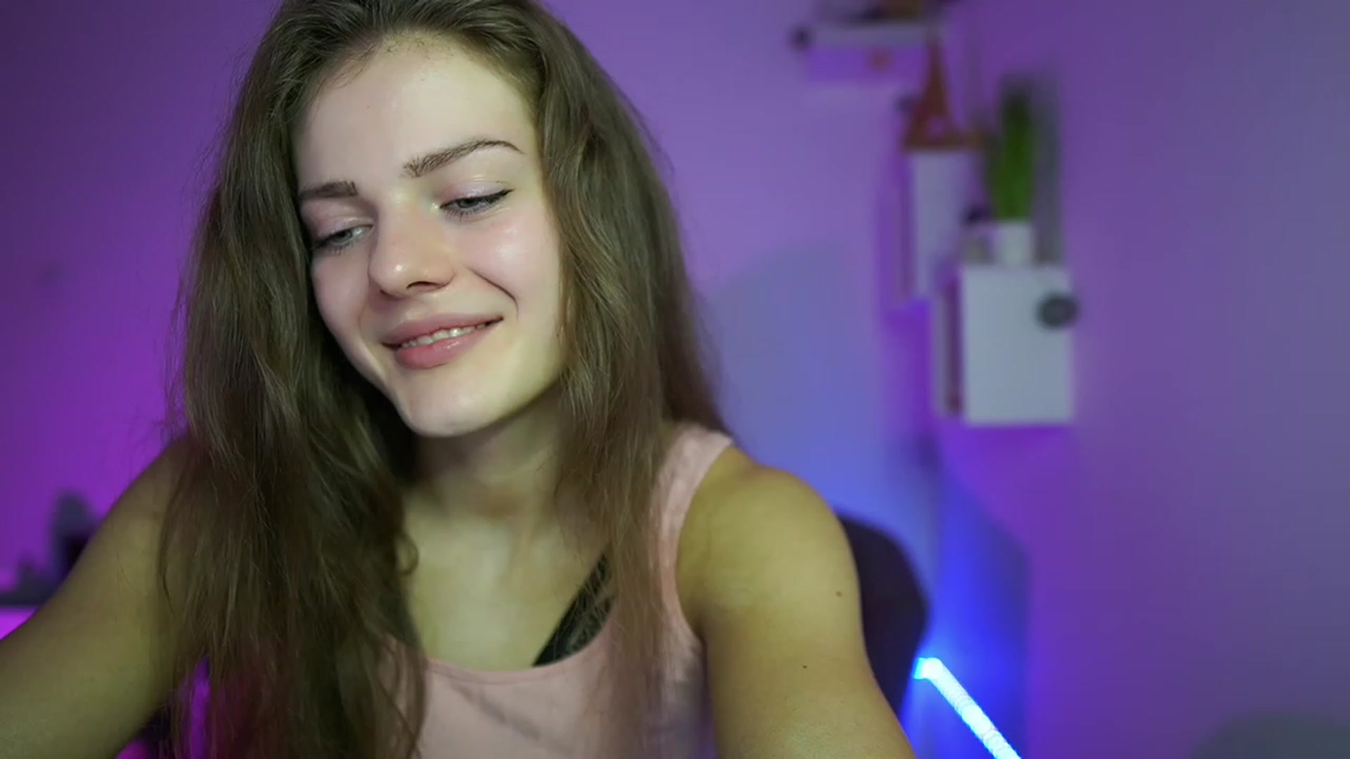 Gallery image thumbnail from Elly_Malkova_'s myfreecams stream on, 05/21/2023, 13:54 image 16 of 20