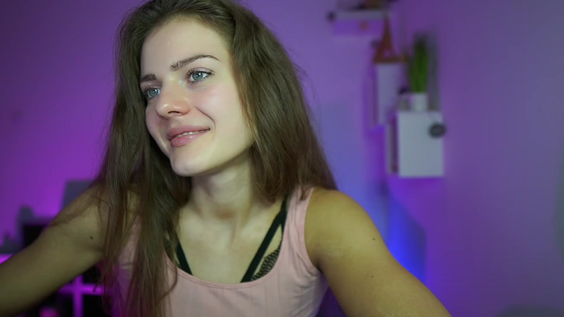 Gallery image thumbnail from Elly_Malkova_'s myfreecams stream on, 05/21/2023, 16:05 image 18 of 20