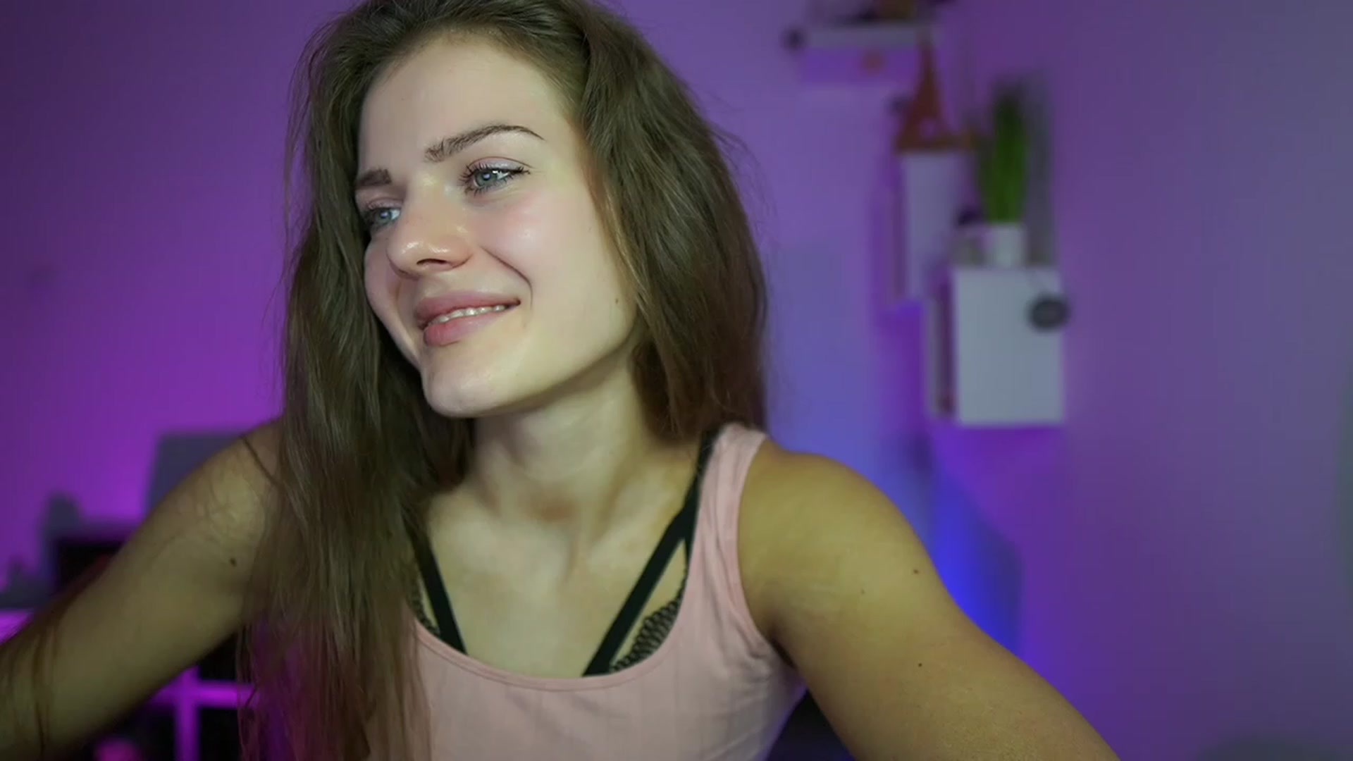 Gallery image thumbnail from Elly_Malkova_'s myfreecams stream on, 05/21/2023, 16:05 image 16 of 20