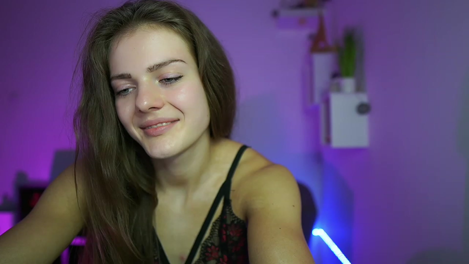 Gallery image thumbnail from Elly_Malkova_'s myfreecams stream on, 05/21/2023, 18:02 image 20 of 20