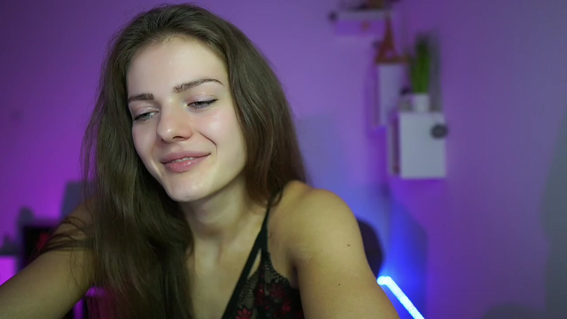 Gallery image thumbnail from Elly_Malkova_'s myfreecams stream on, 05/21/2023, 18:02 image 7 of 20