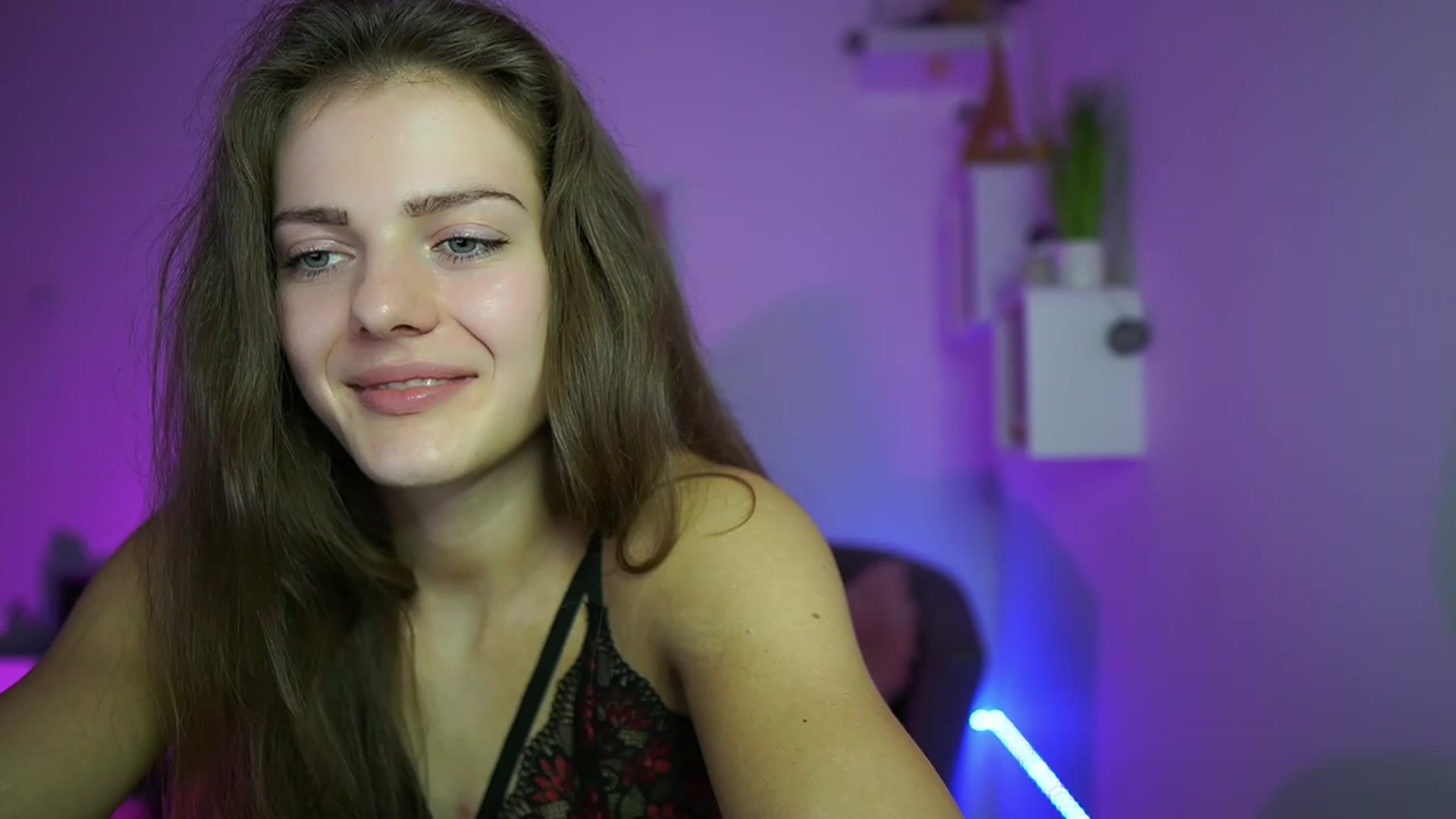 Gallery image thumbnail from Elly_Malkova_'s myfreecams stream on, 05/21/2023, 18:02 image 19 of 20