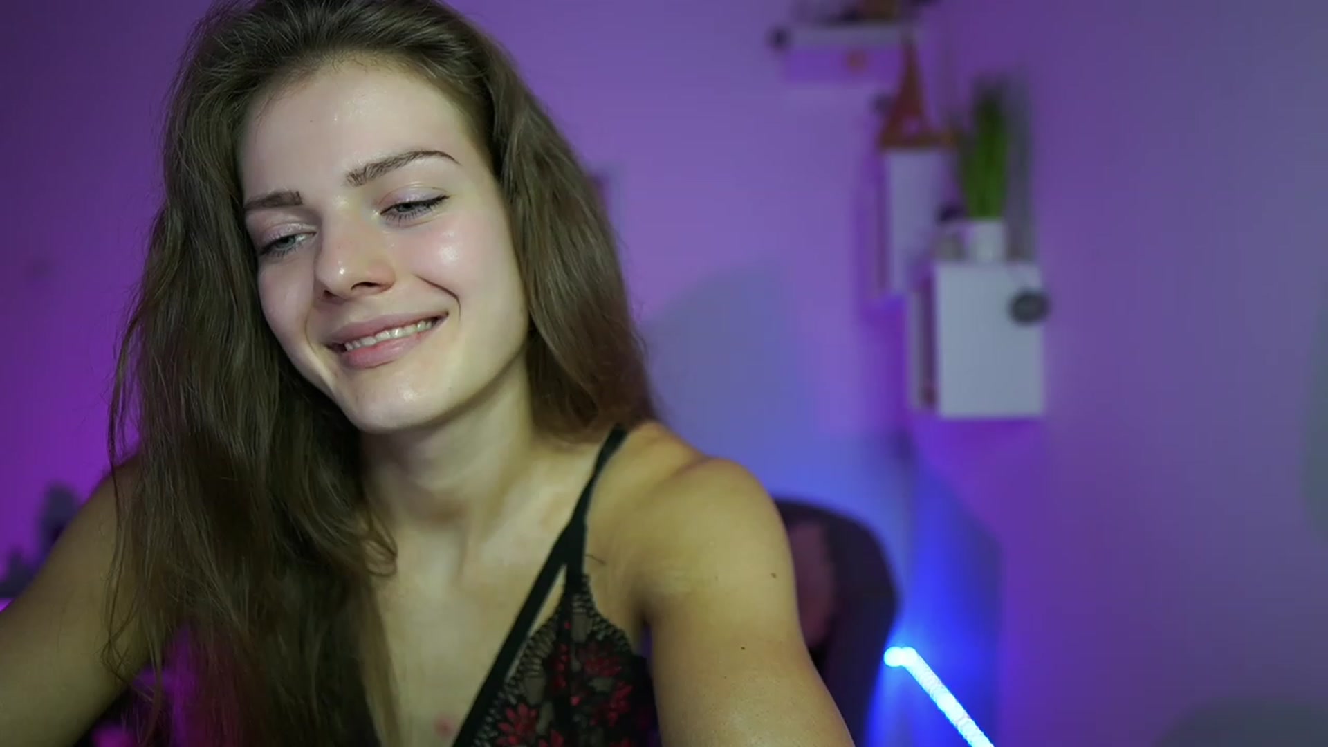 Gallery image thumbnail from Elly_Malkova_'s myfreecams stream on, 05/21/2023, 18:02 image 10 of 20