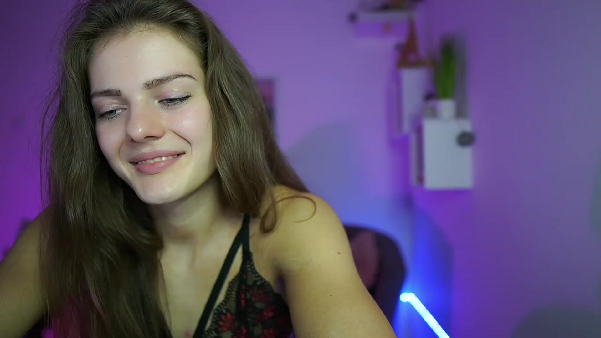 Gallery image thumbnail from Elly_Malkova_'s myfreecams stream on, 05/21/2023, 18:02 image 18 of 20