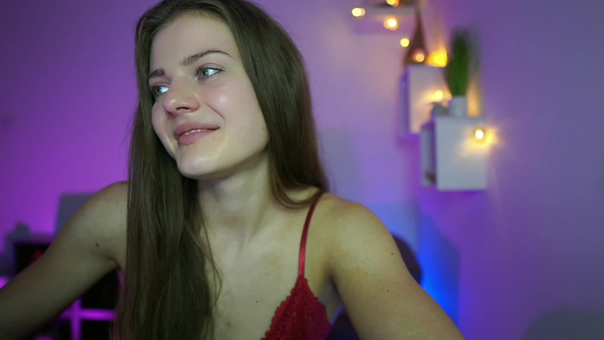 Gallery image thumbnail from Elly_Malkova_'s myfreecams stream on, 05/25/2023, 15:19 image 7 of 20