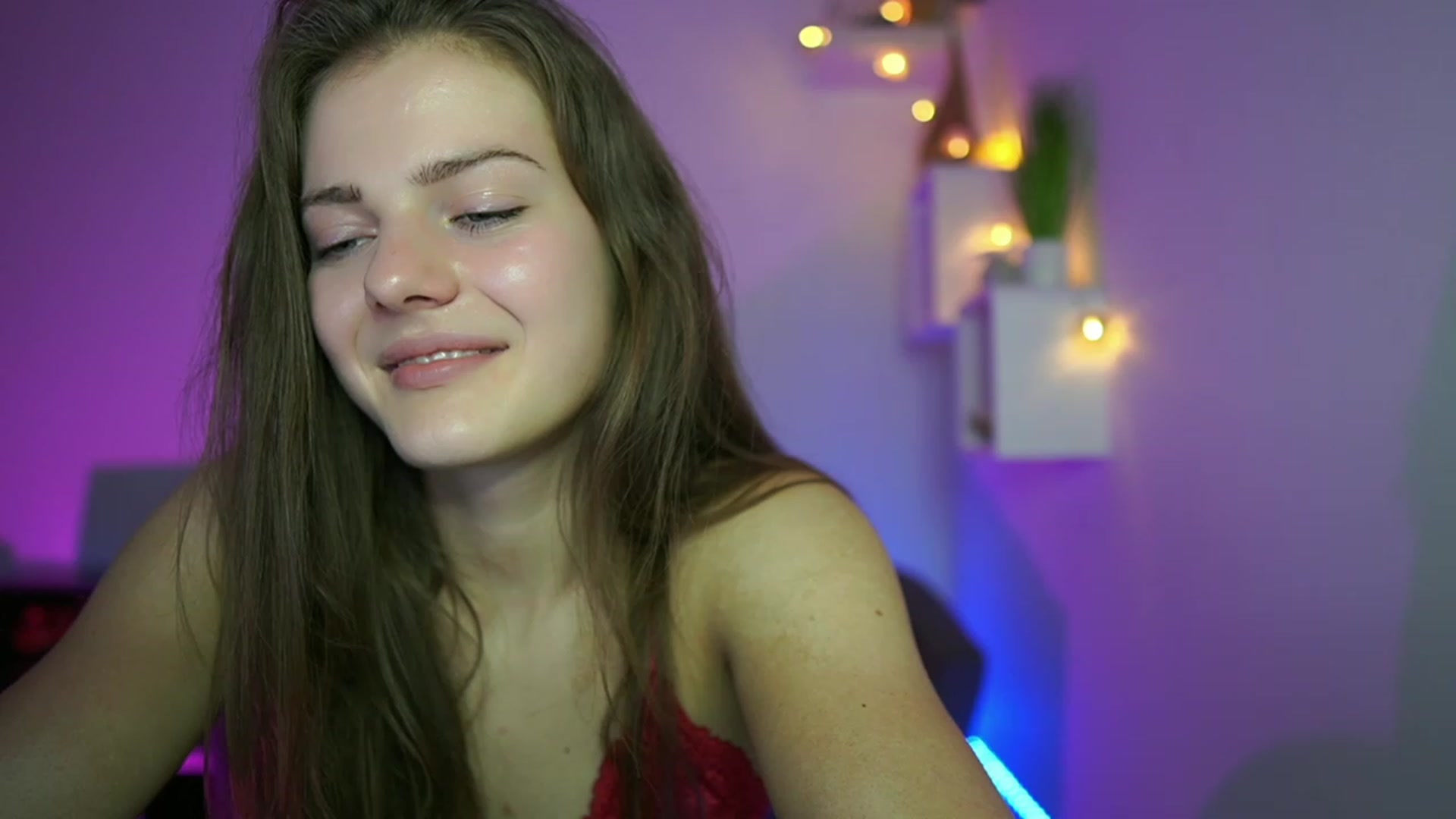 Gallery image thumbnail from Elly_Malkova_'s myfreecams stream on, 05/25/2023, 15:19 image 20 of 20