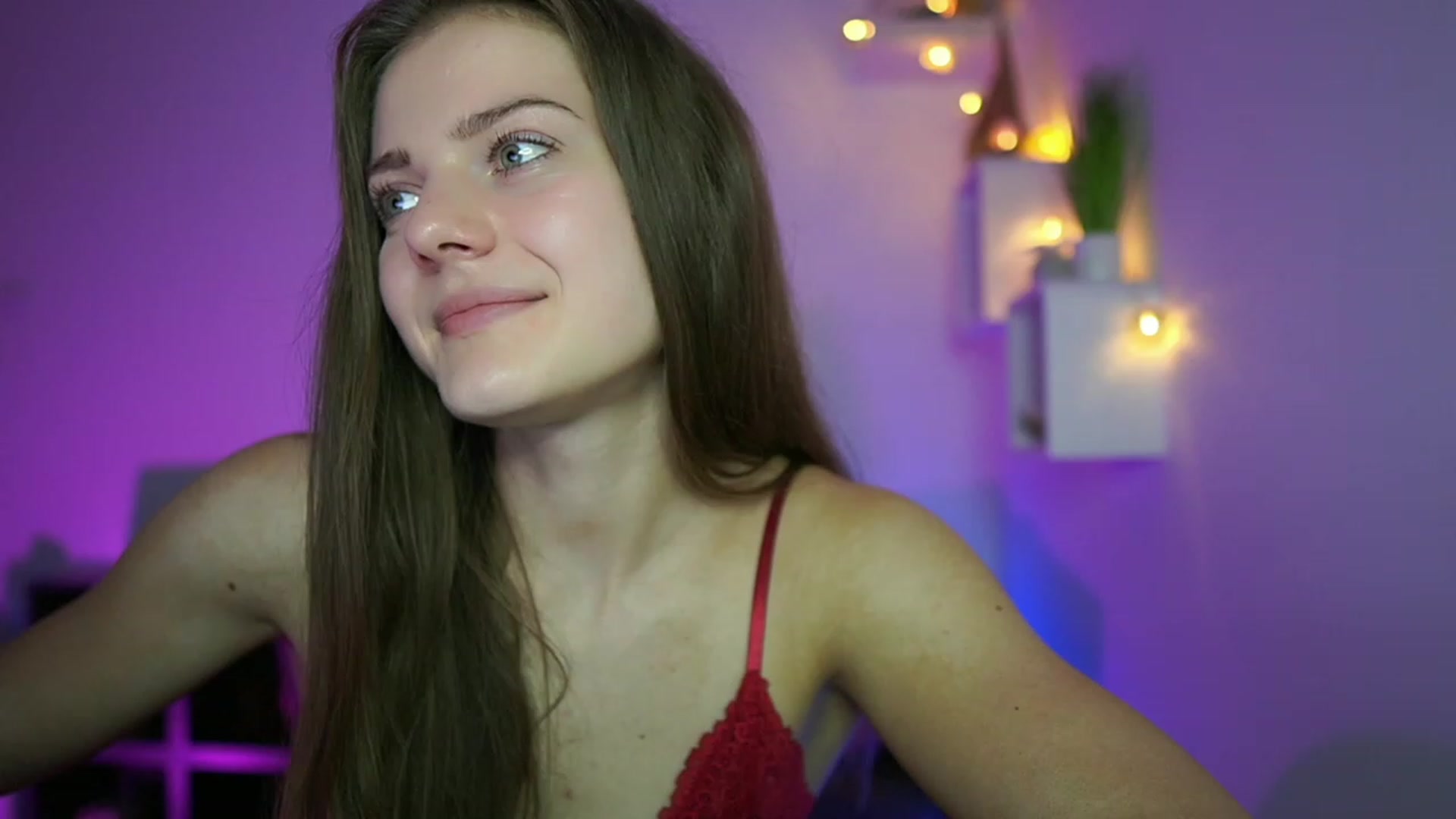 Gallery image thumbnail from Elly_Malkova_'s myfreecams stream on, 05/25/2023, 15:19 image 8 of 20