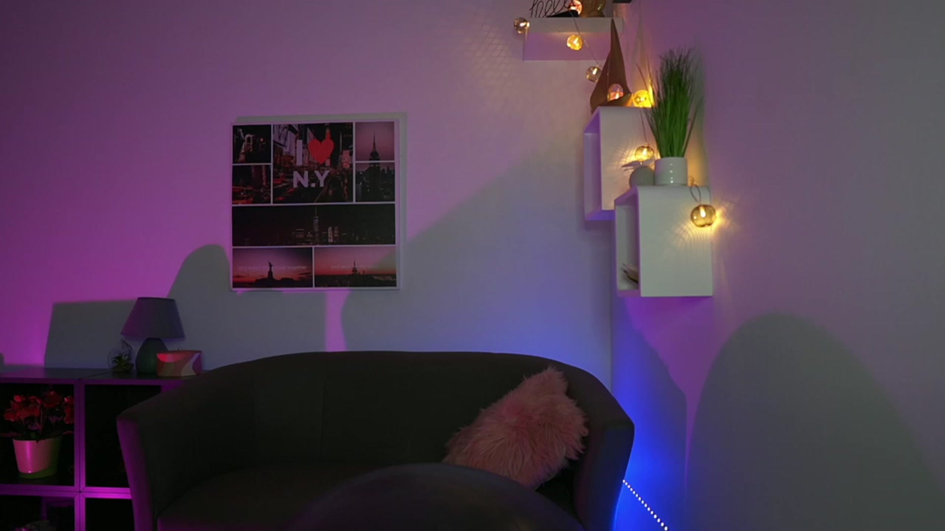 Gallery image thumbnail from Elly_Malkova_'s myfreecams stream on, 05/25/2023, 17:05 image 6 of 20