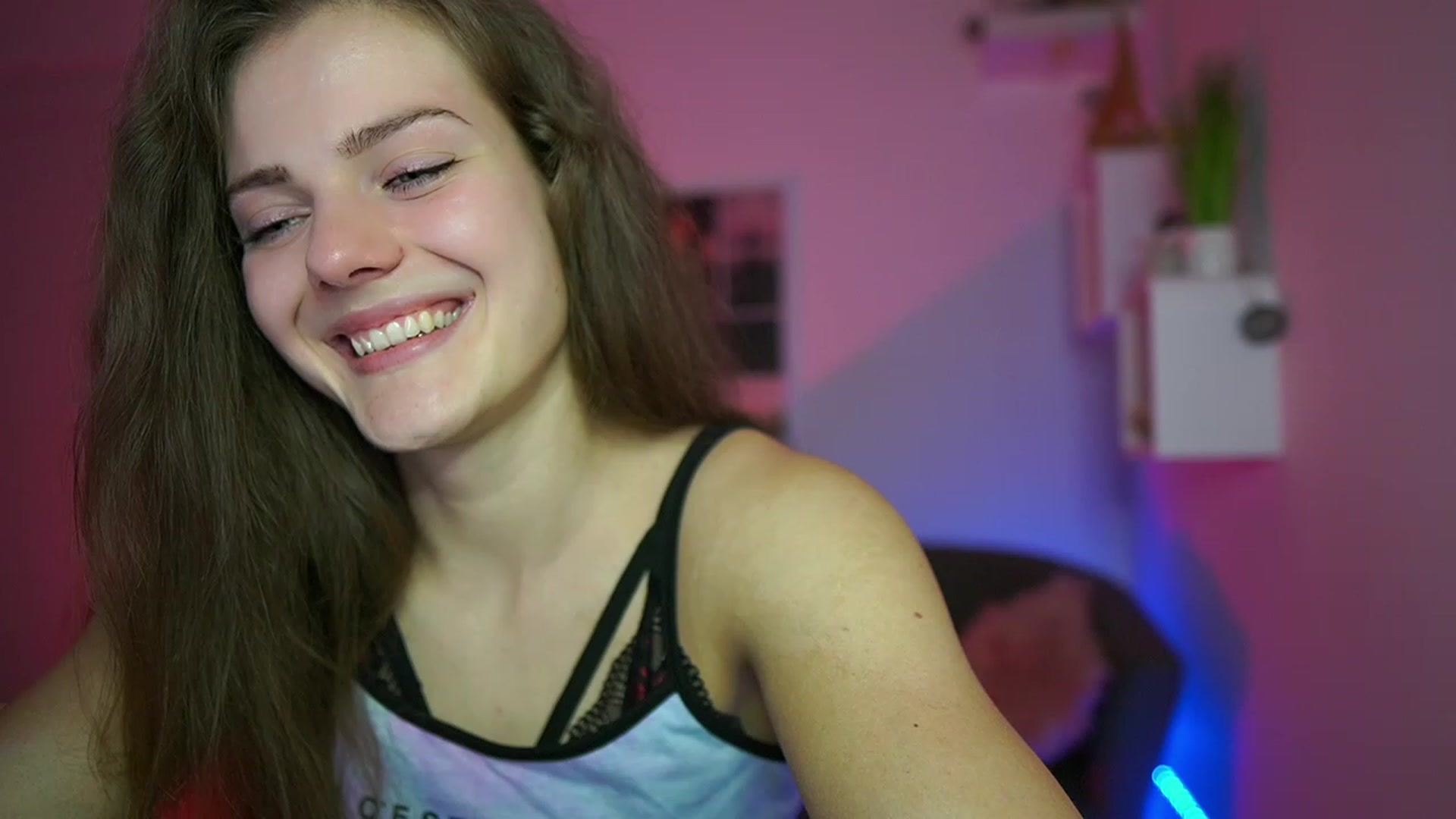 Gallery image thumbnail from Elly_Malkova_'s myfreecams stream on, 05/26/2023, 19:54 image 2 of 20