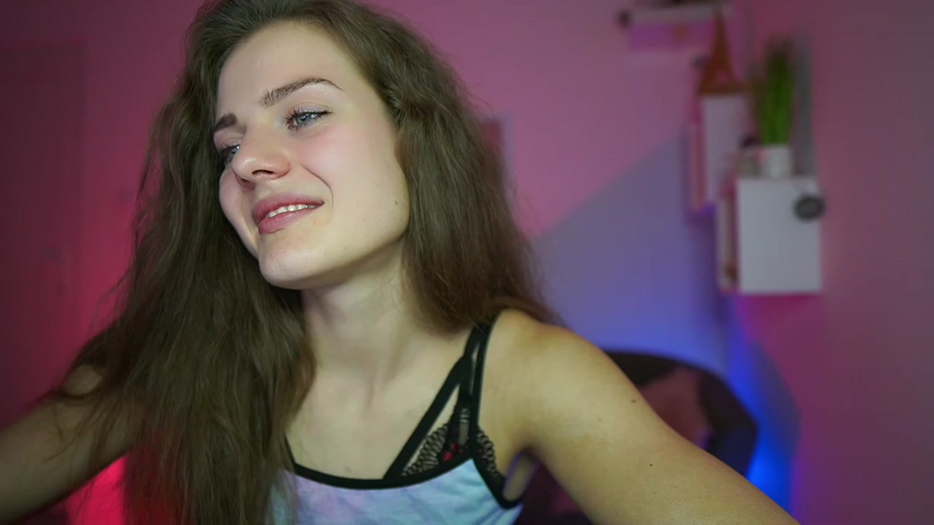 Gallery image thumbnail from Elly_Malkova_'s myfreecams stream on, 05/26/2023, 19:54 image 4 of 20