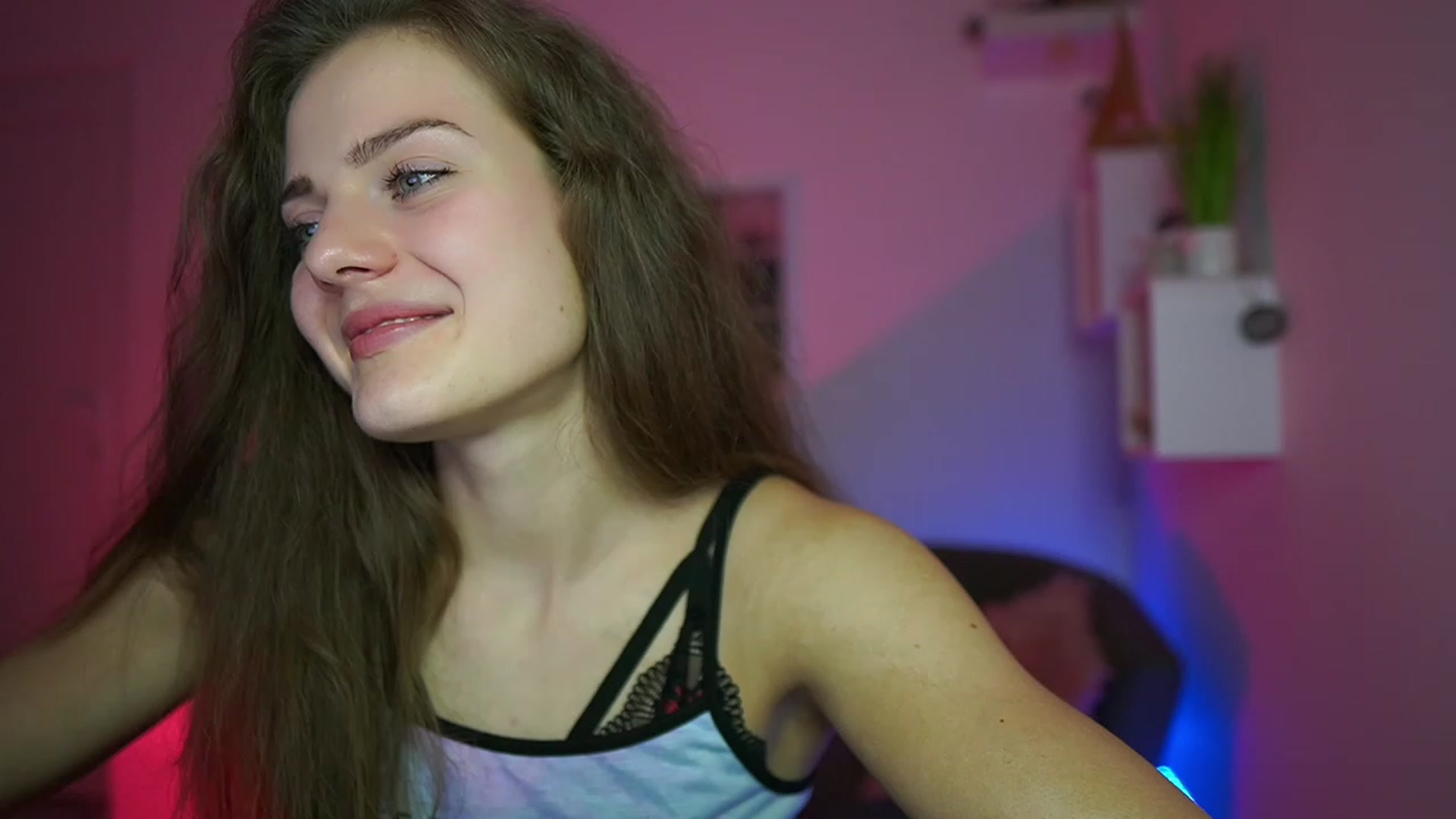 Gallery image thumbnail from Elly_Malkova_'s myfreecams stream on, 05/26/2023, 19:54 image 3 of 20