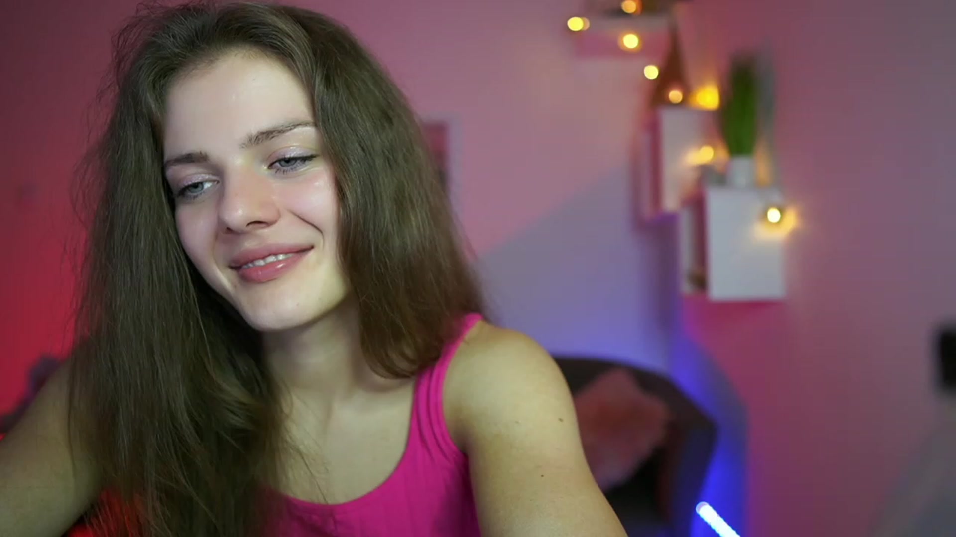 Gallery image thumbnail from Elly_Malkova_'s myfreecams stream on, 05/27/2023, 20:18 image 16 of 20