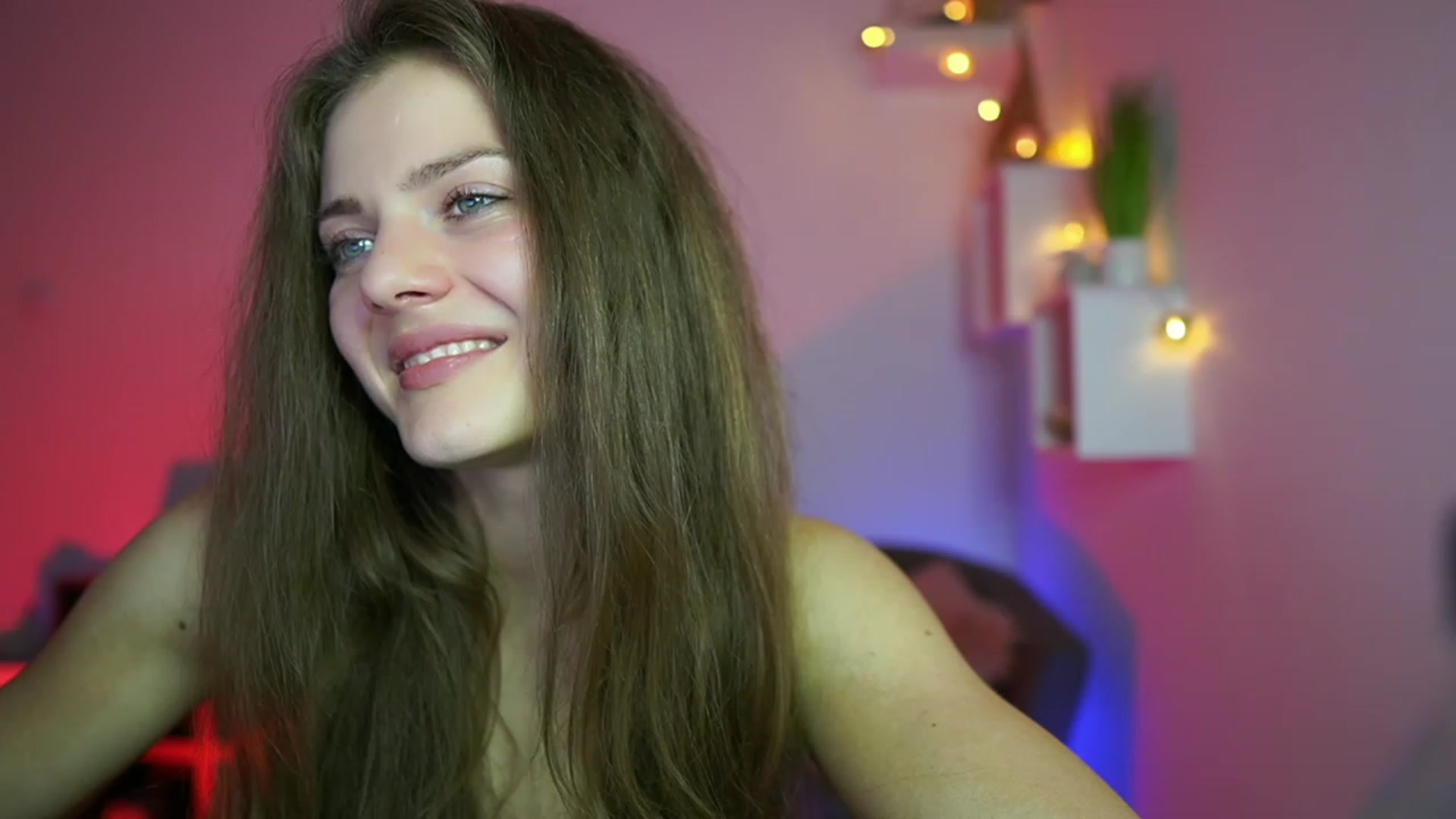 Gallery image thumbnail from Elly_Malkova_'s myfreecams stream on, 05/27/2023, 20:18 image 10 of 20