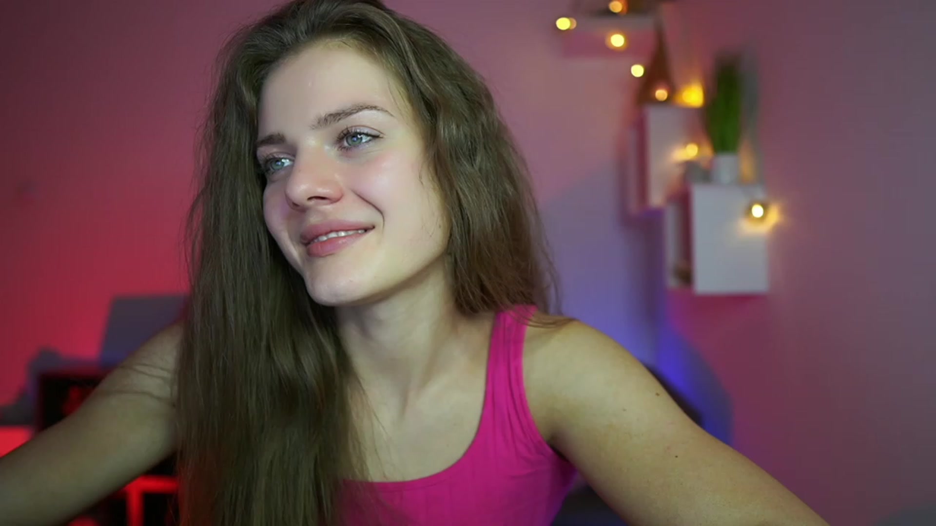 Gallery image thumbnail from Elly_Malkova_'s myfreecams stream on, 05/27/2023, 20:18 image 17 of 20