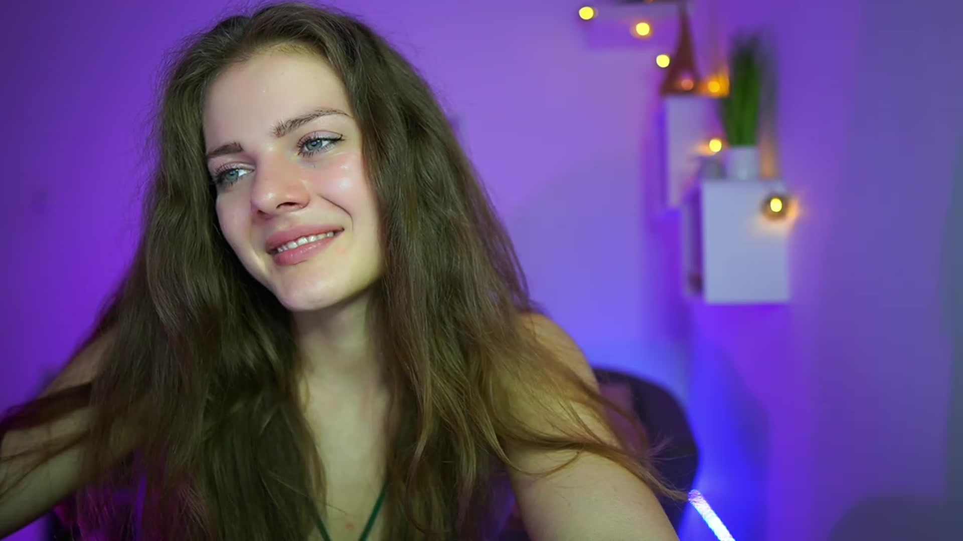 Gallery image thumbnail from Elly_Malkova_'s myfreecams stream on, 06/01/2023, 17:52 image 20 of 20