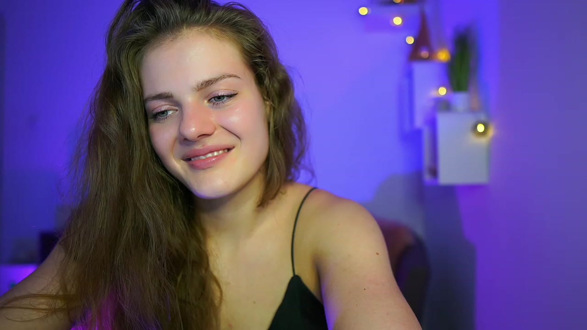 Gallery image thumbnail from Elly_Malkova_'s myfreecams stream on, 06/02/2023, 20:01 image 14 of 20