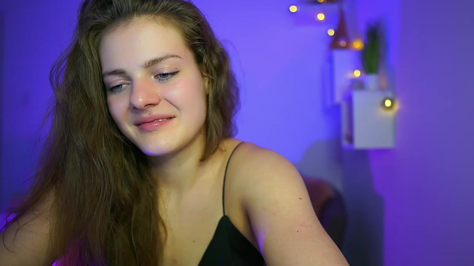 Gallery image thumbnail from Elly_Malkova_'s myfreecams stream on, 06/02/2023, 20:01 image 13 of 20