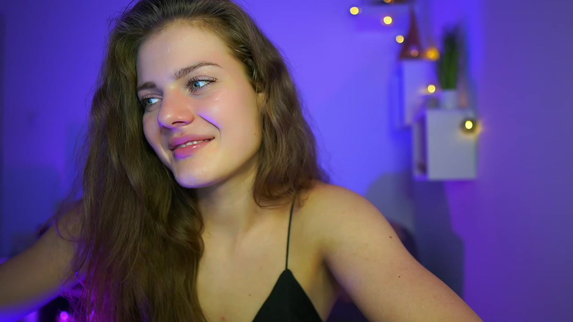 Gallery image thumbnail from Elly_Malkova_'s myfreecams stream on, 06/02/2023, 20:01 image 19 of 20
