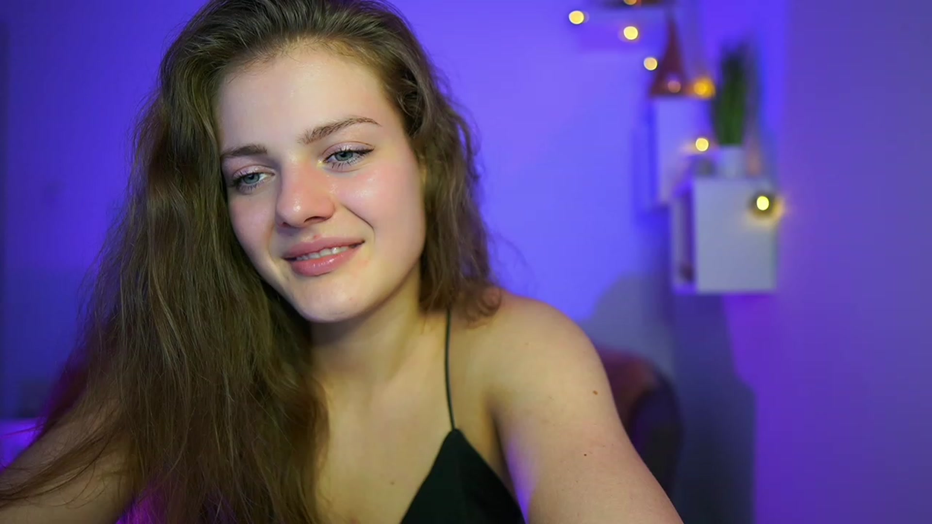 Gallery image thumbnail from Elly_Malkova_'s myfreecams stream on, 06/02/2023, 20:01 image 9 of 20