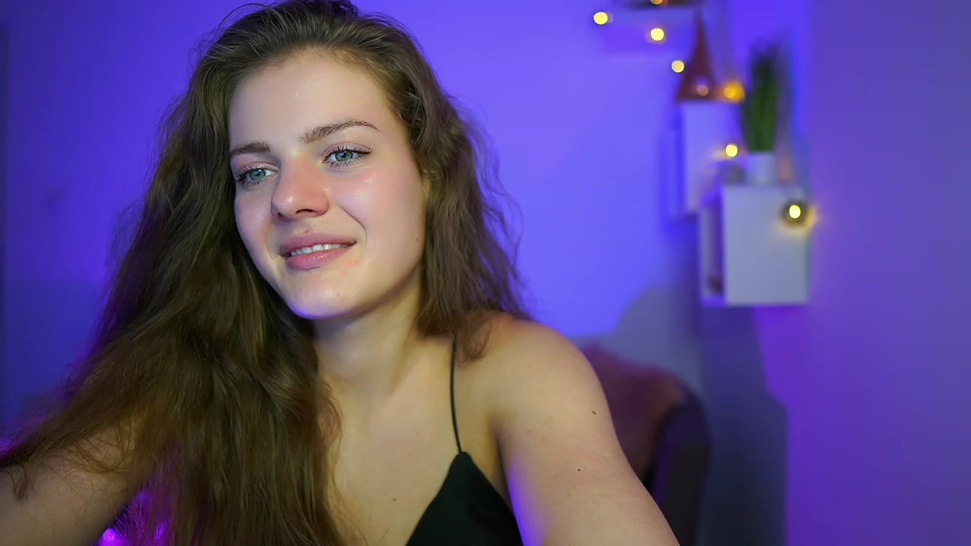 Gallery image thumbnail from Elly_Malkova_'s myfreecams stream on, 06/02/2023, 20:01 image 11 of 20