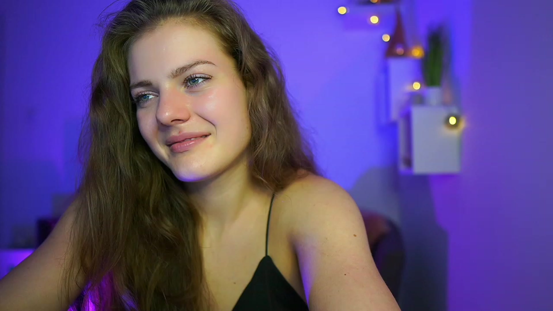 Gallery image thumbnail from Elly_Malkova_'s myfreecams stream on, 06/02/2023, 21:12 image 4 of 20