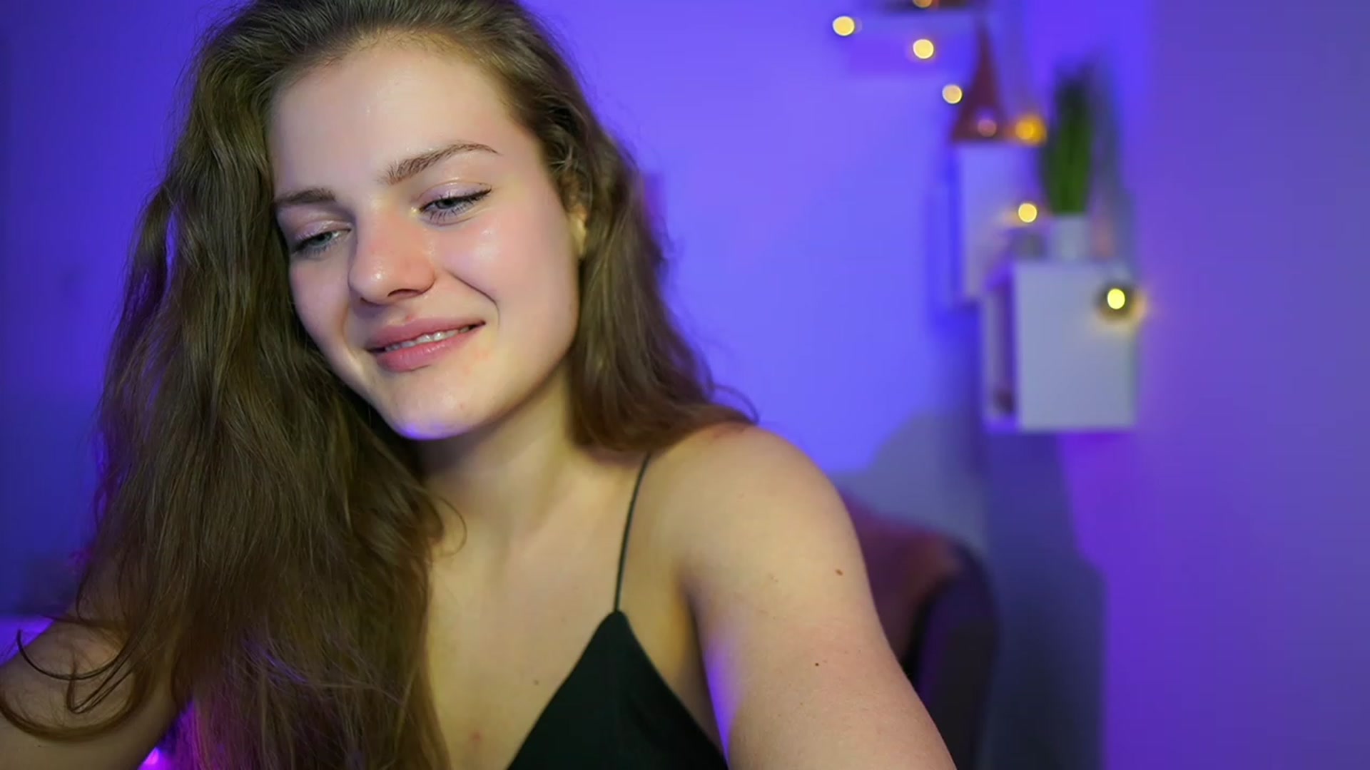 Gallery image thumbnail from Elly_Malkova_'s myfreecams stream on, 06/02/2023, 21:12 image 11 of 20