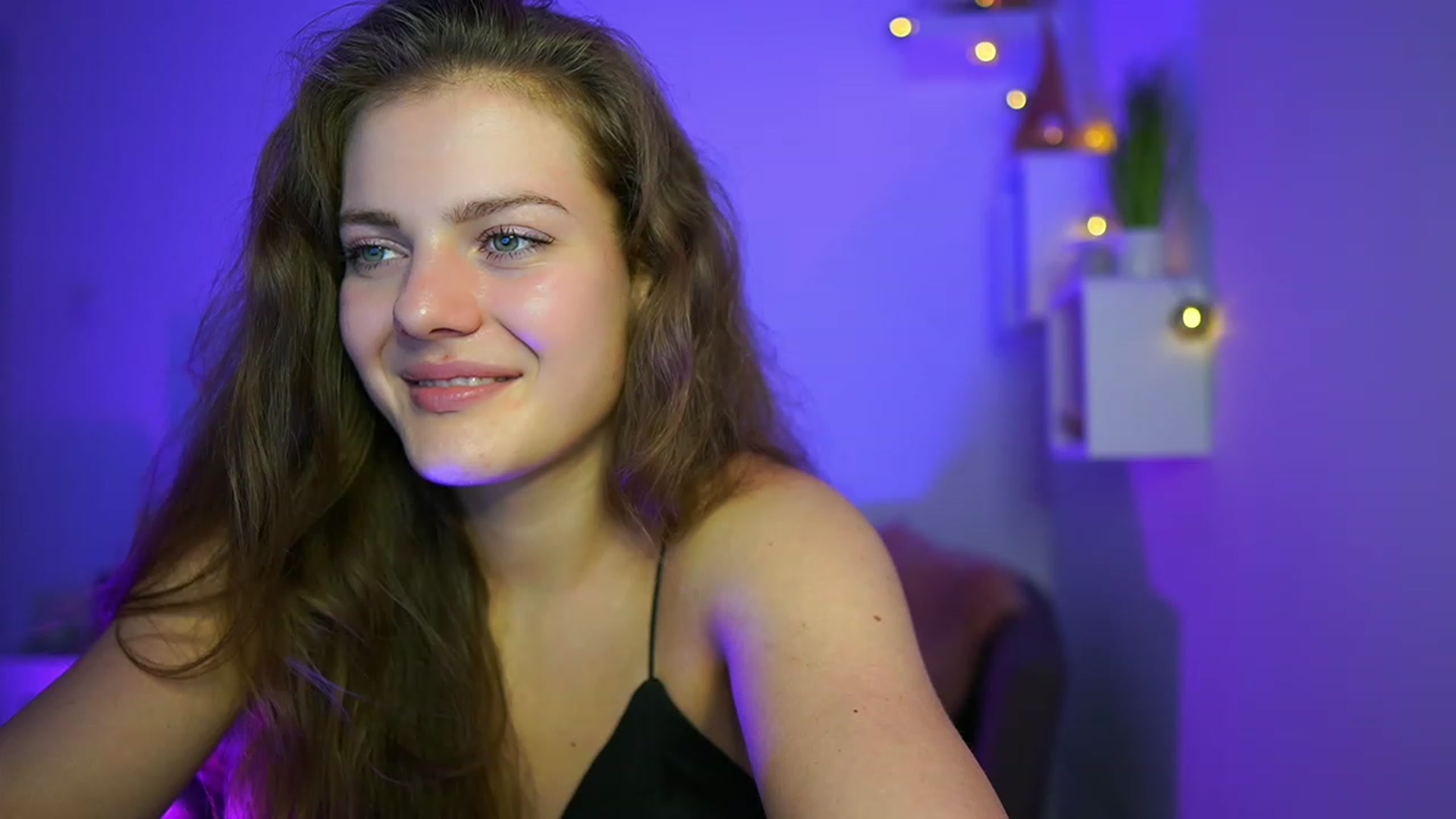 Gallery image thumbnail from Elly_Malkova_'s myfreecams stream on, 06/02/2023, 21:12 image 5 of 20