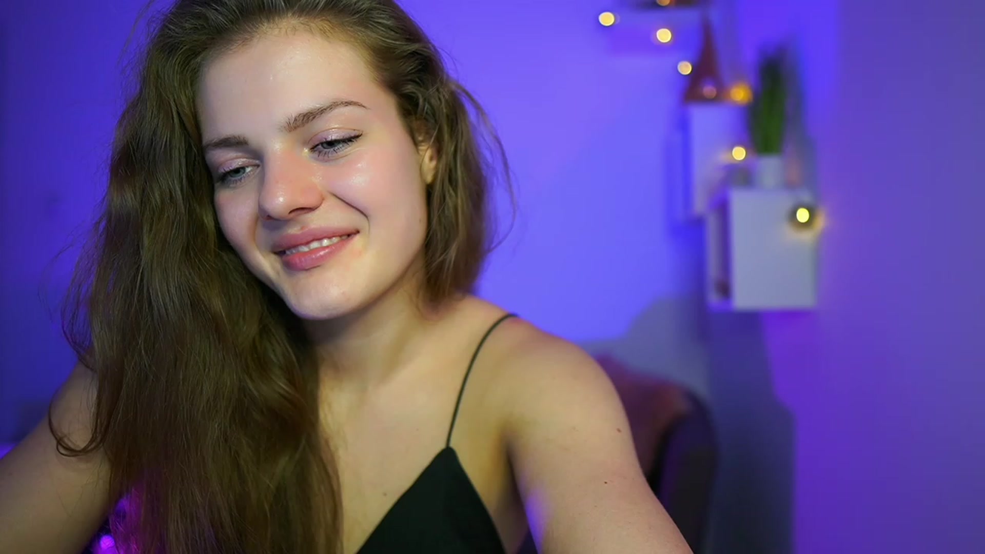 Gallery image thumbnail from Elly_Malkova_'s myfreecams stream on, 06/02/2023, 21:12 image 20 of 20
