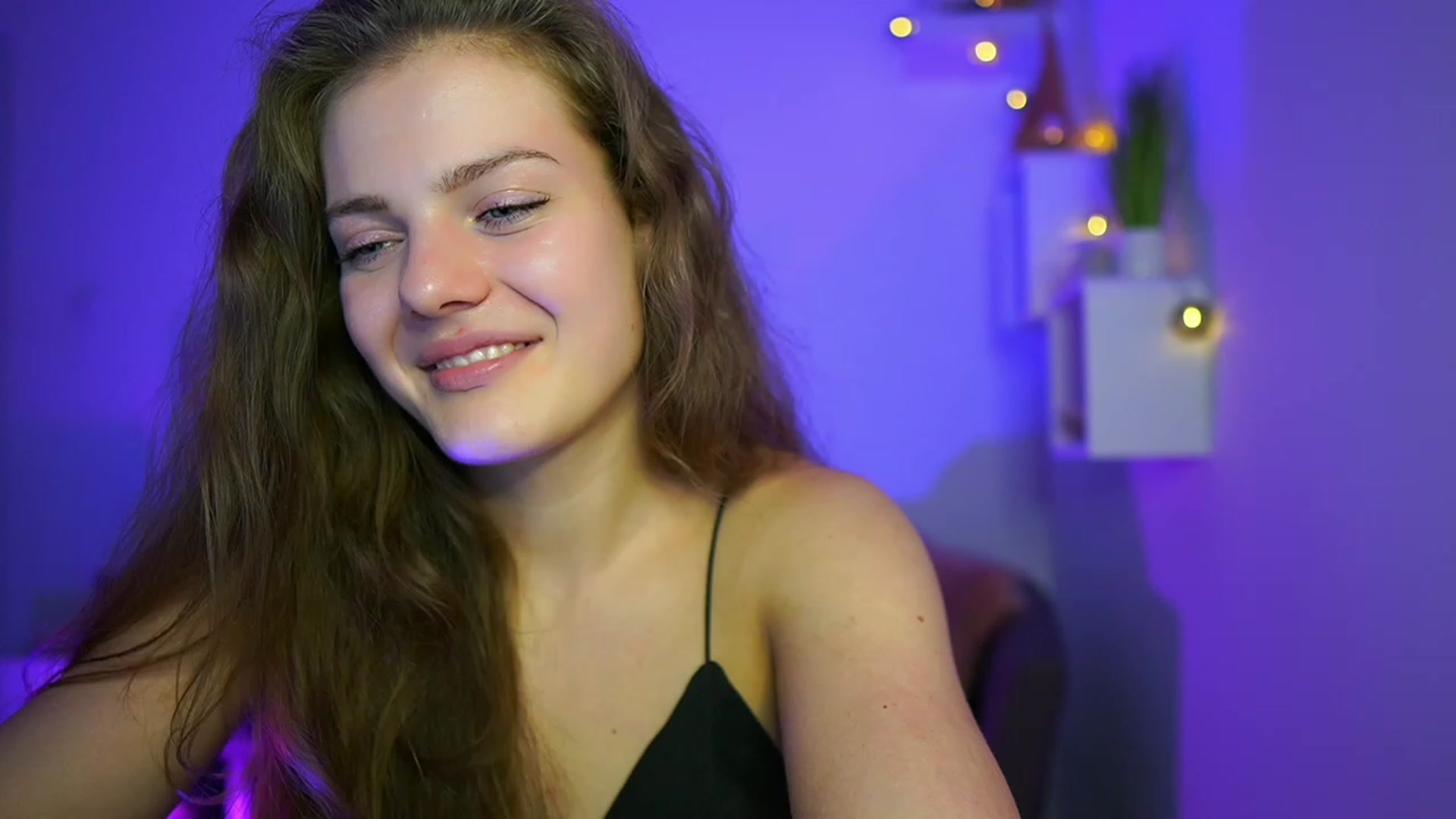 Gallery image thumbnail from Elly_Malkova_'s myfreecams stream on, 06/02/2023, 21:12 image 3 of 20