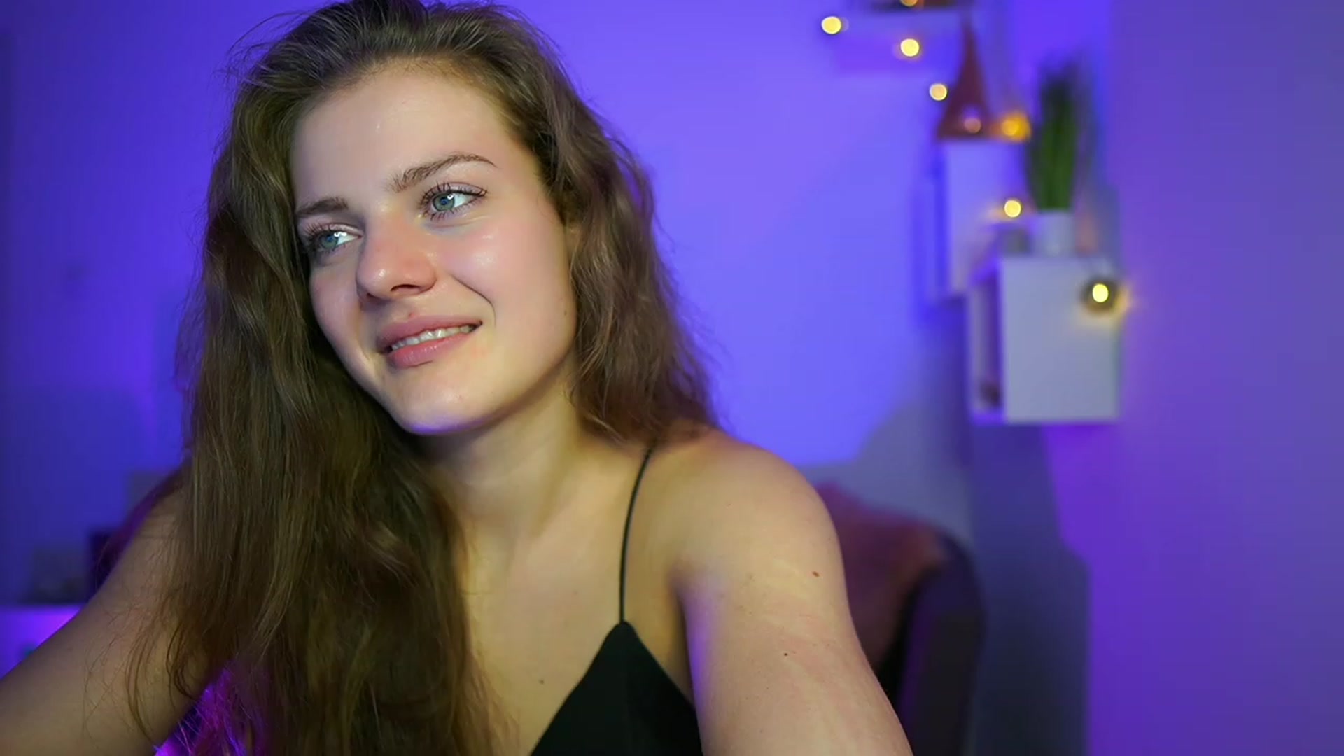 Gallery image thumbnail from Elly_Malkova_'s myfreecams stream on, 06/02/2023, 21:12 image 1 of 20
