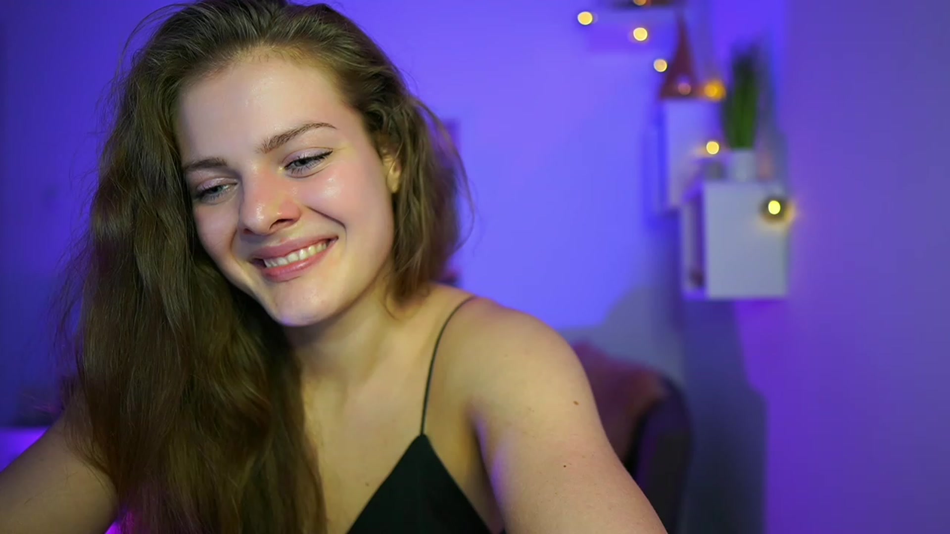 Gallery image thumbnail from Elly_Malkova_'s myfreecams stream on, 06/02/2023, 21:12 image 19 of 20
