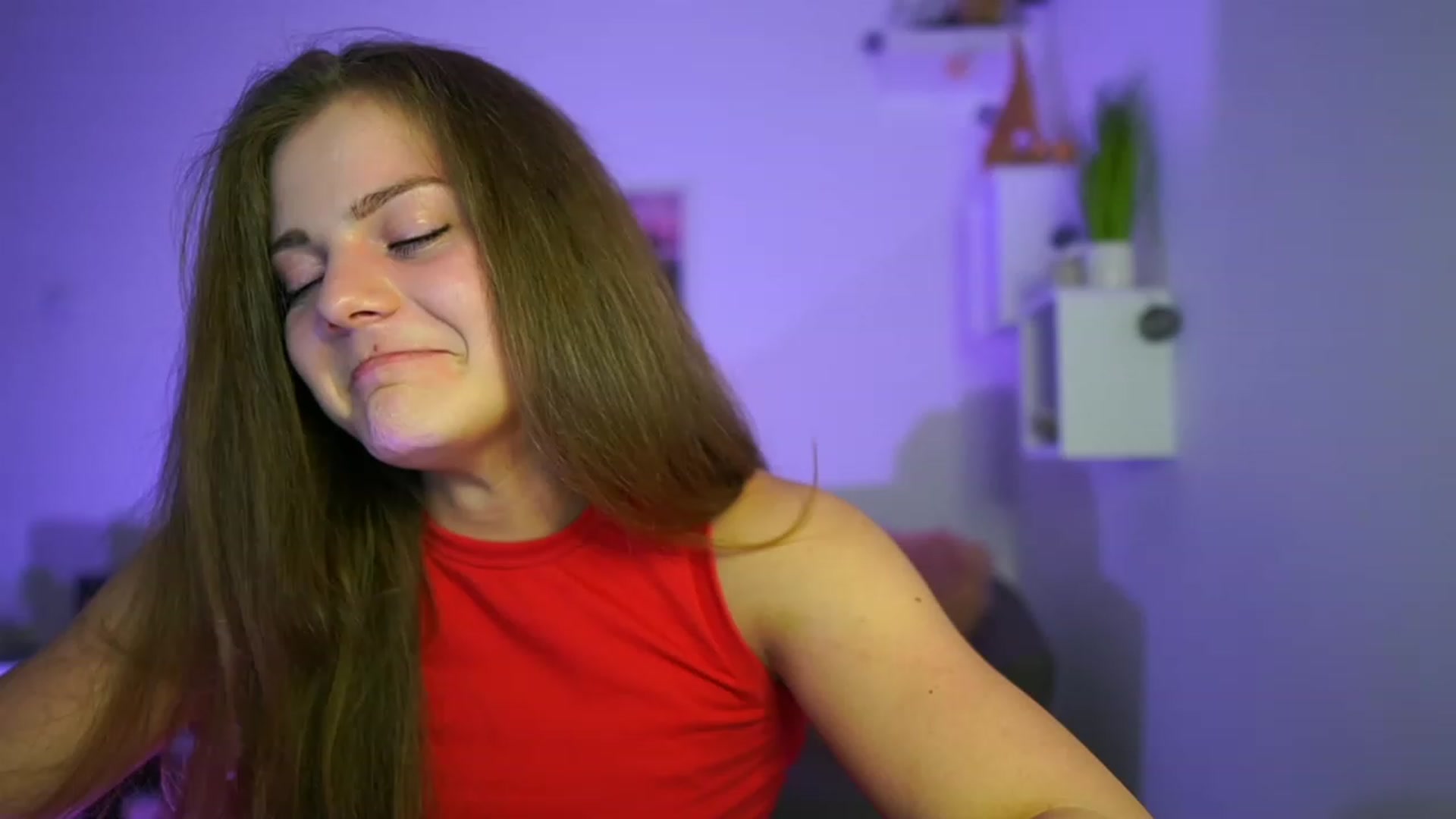 Gallery image thumbnail from Elly_Malkova_'s myfreecams stream on, 06/03/2023, 19:18 image 7 of 20