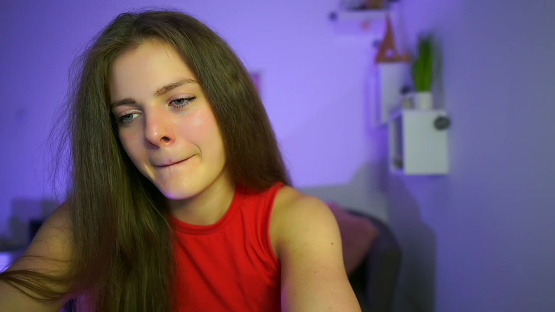 Gallery image thumbnail from Elly_Malkova_'s myfreecams stream on, 06/03/2023, 21:20 image 9 of 20