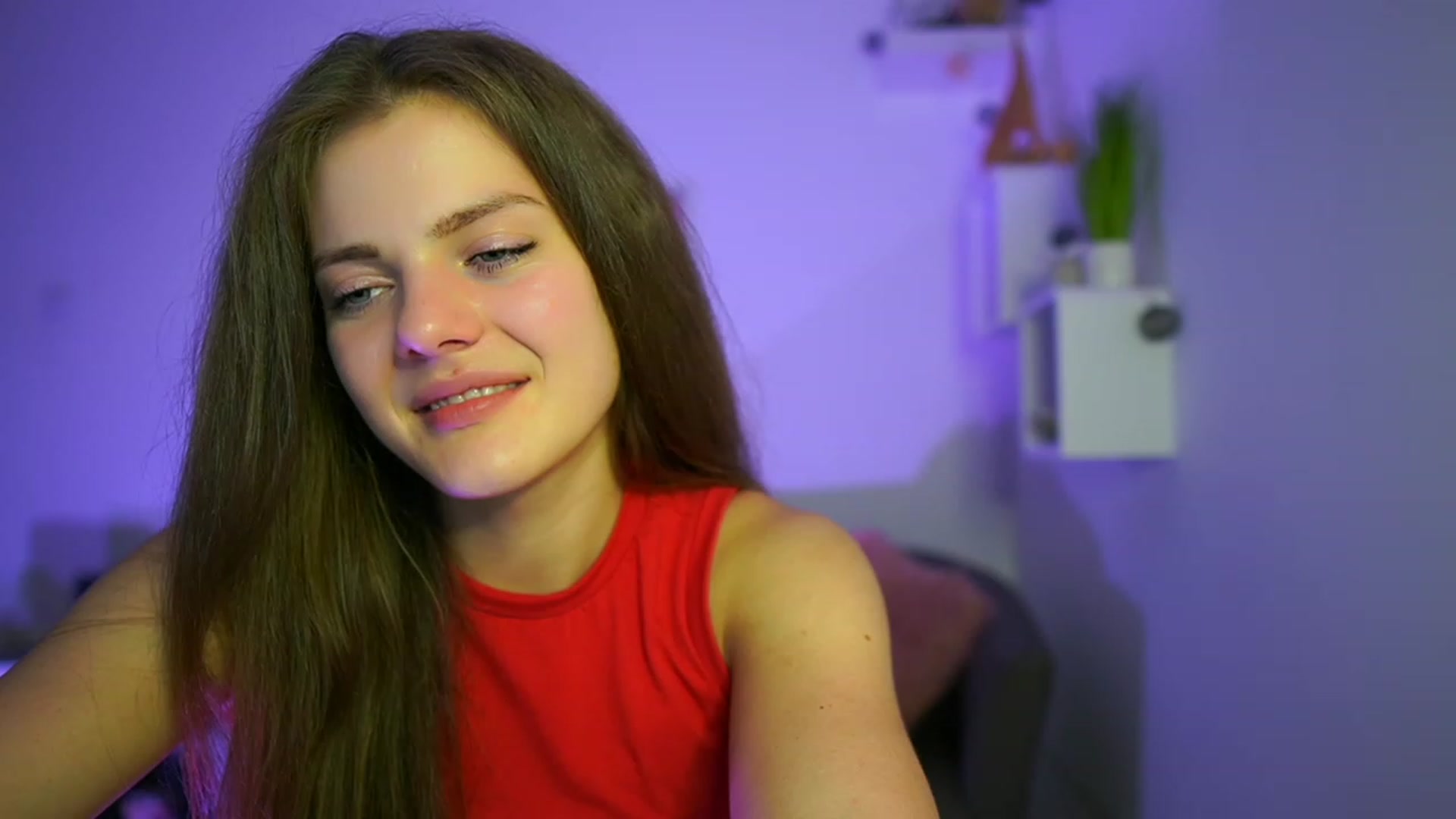 Gallery image thumbnail from Elly_Malkova_'s myfreecams stream on, 06/03/2023, 21:20 image 17 of 20
