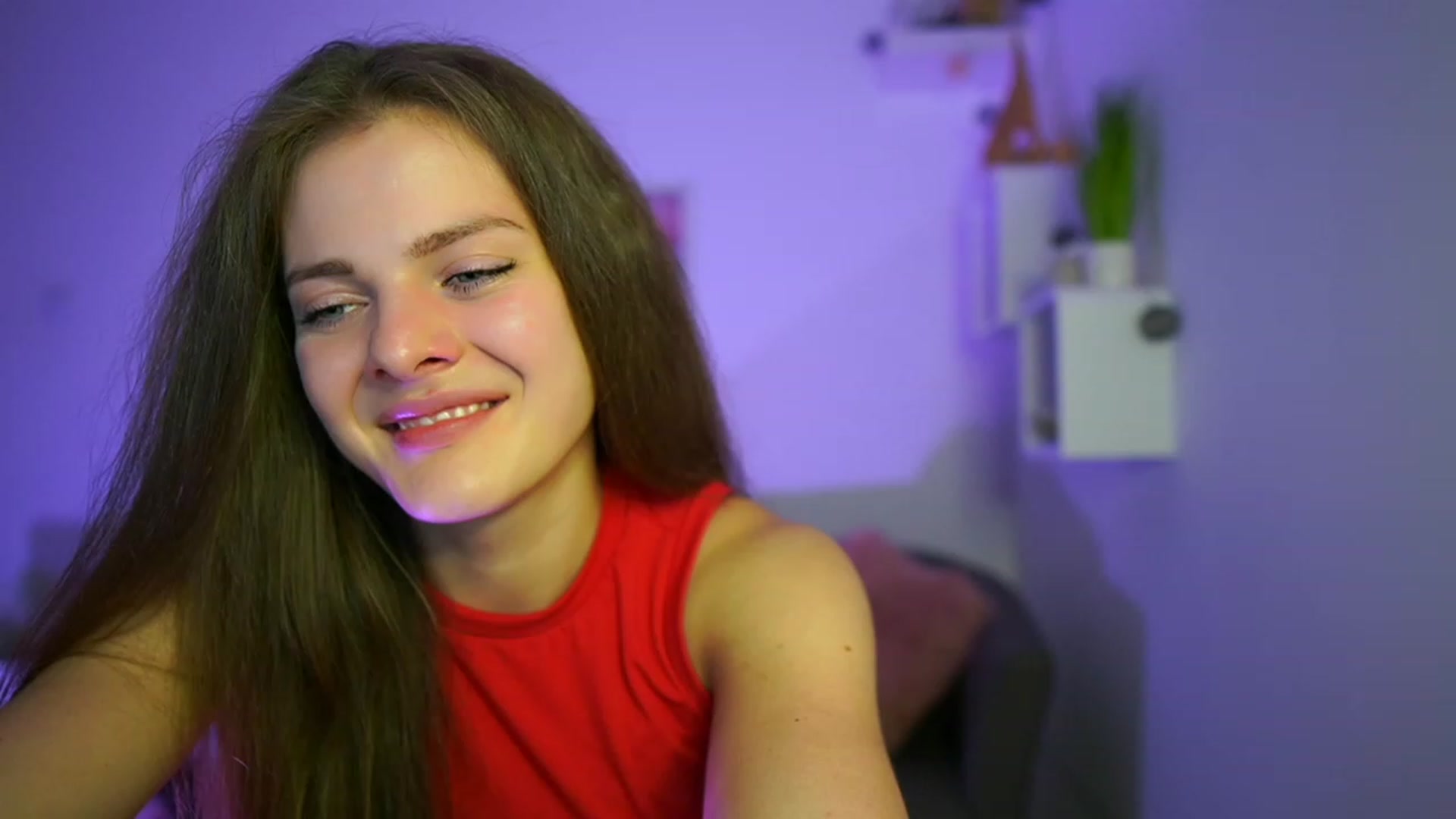 Gallery image thumbnail from Elly_Malkova_'s myfreecams stream on, 06/03/2023, 21:20 image 2 of 20