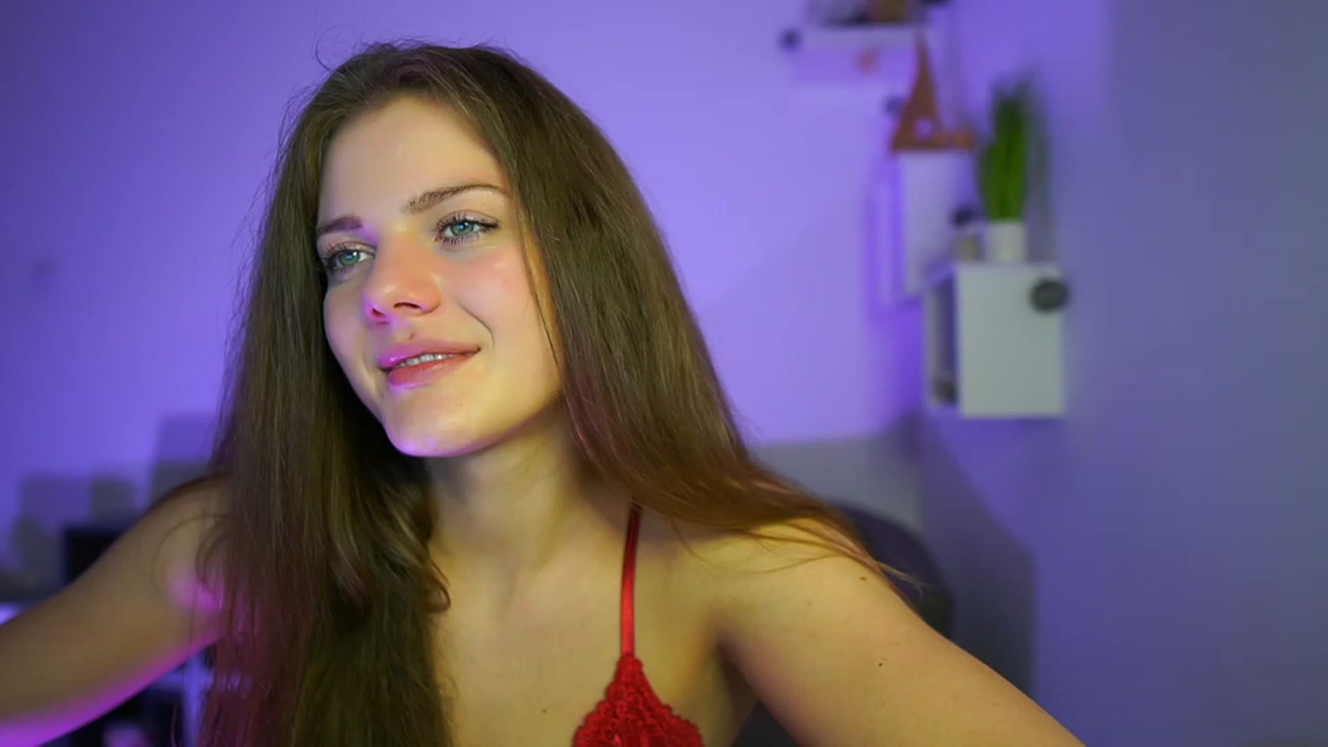 Gallery image thumbnail from Elly_Malkova_'s myfreecams stream on, 06/03/2023, 23:10 image 5 of 20