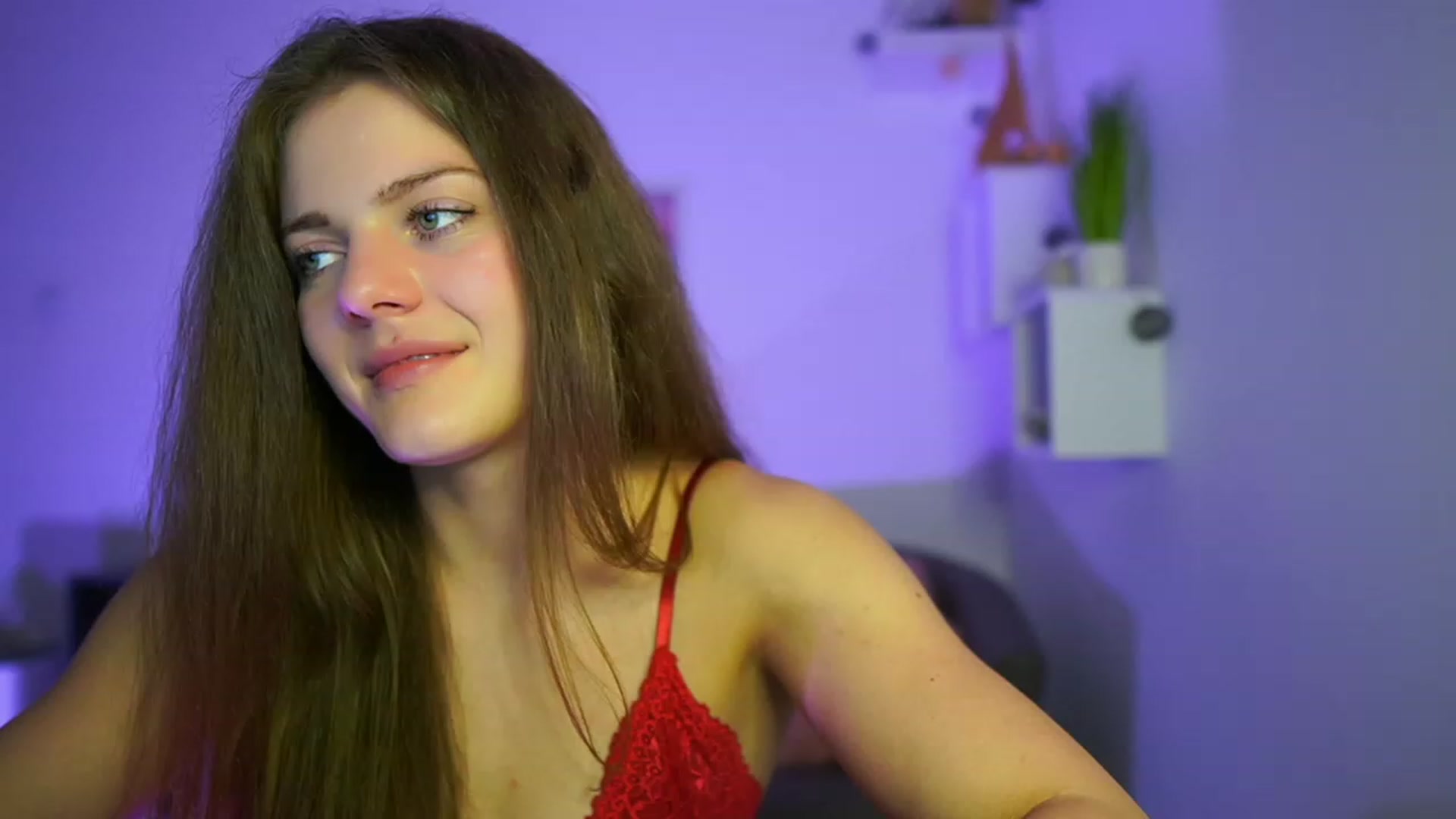 Gallery image thumbnail from Elly_Malkova_'s myfreecams stream on, 06/03/2023, 23:10 image 15 of 20