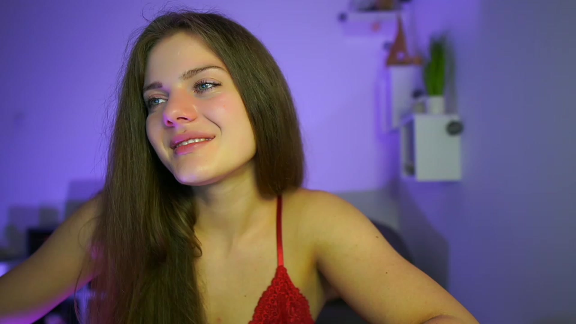 Gallery image thumbnail from Elly_Malkova_'s myfreecams stream on, 06/03/2023, 23:10 image 2 of 20