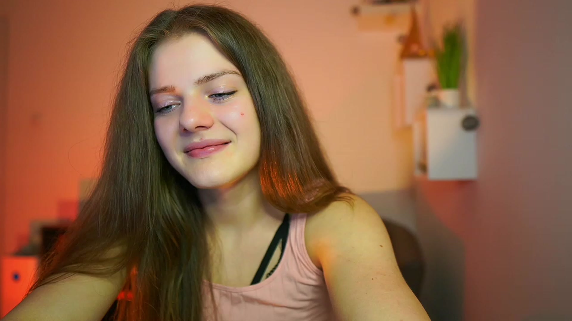 Gallery image thumbnail from Elly_Malkova_'s myfreecams stream on, 06/04/2023, 18:52 image 1 of 20