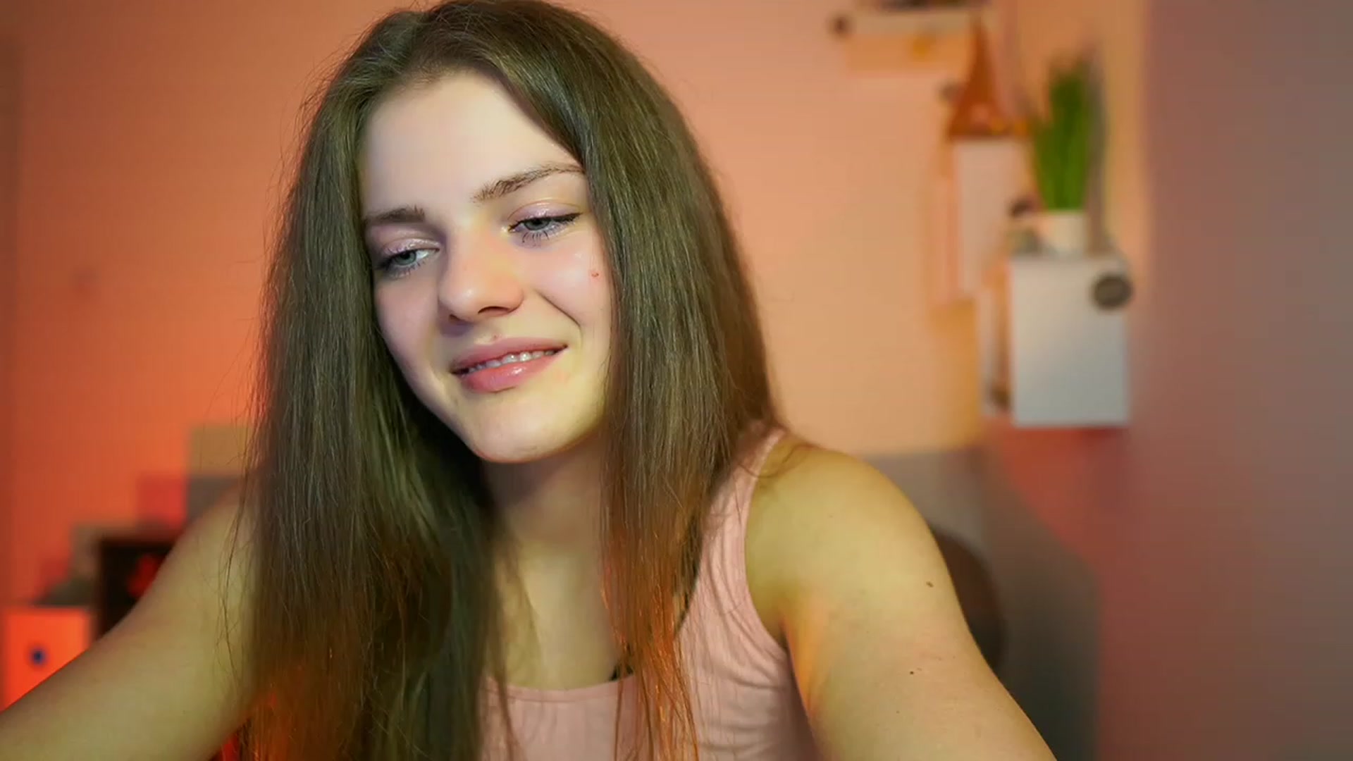Gallery image thumbnail from Elly_Malkova_'s myfreecams stream on, 06/04/2023, 18:52 image 5 of 20