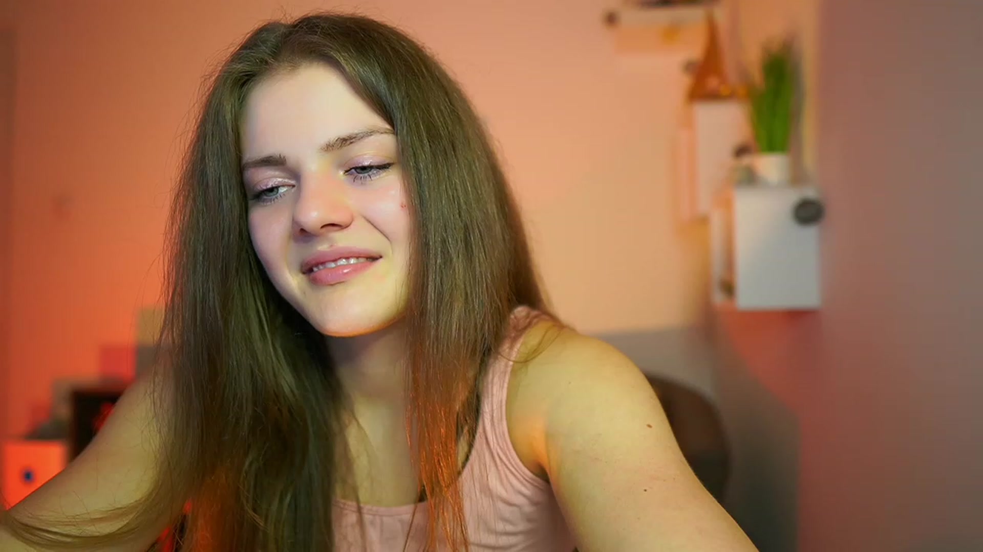 Gallery image thumbnail from Elly_Malkova_'s myfreecams stream on, 06/04/2023, 18:52 image 7 of 20