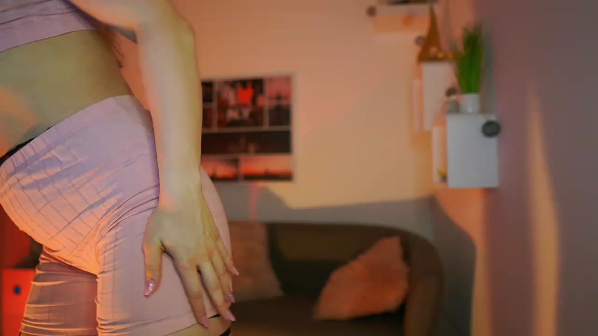Gallery image thumbnail from Elly_Malkova_'s myfreecams stream on, 06/04/2023, 18:52 image 18 of 20