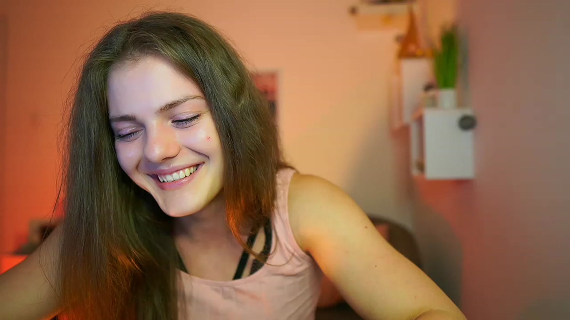 Gallery image thumbnail from Elly_Malkova_'s myfreecams stream on, 06/04/2023, 23:14 image 4 of 20
