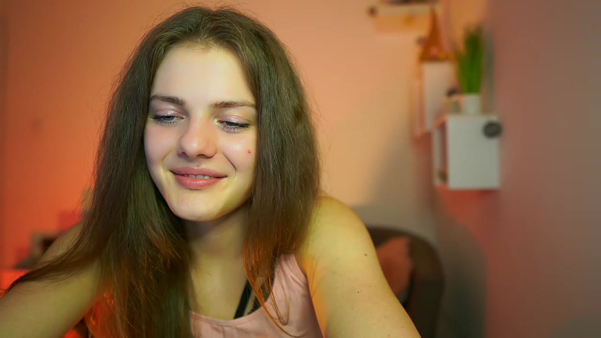 Gallery image thumbnail from Elly_Malkova_'s myfreecams stream on, 06/04/2023, 23:14 image 5 of 20