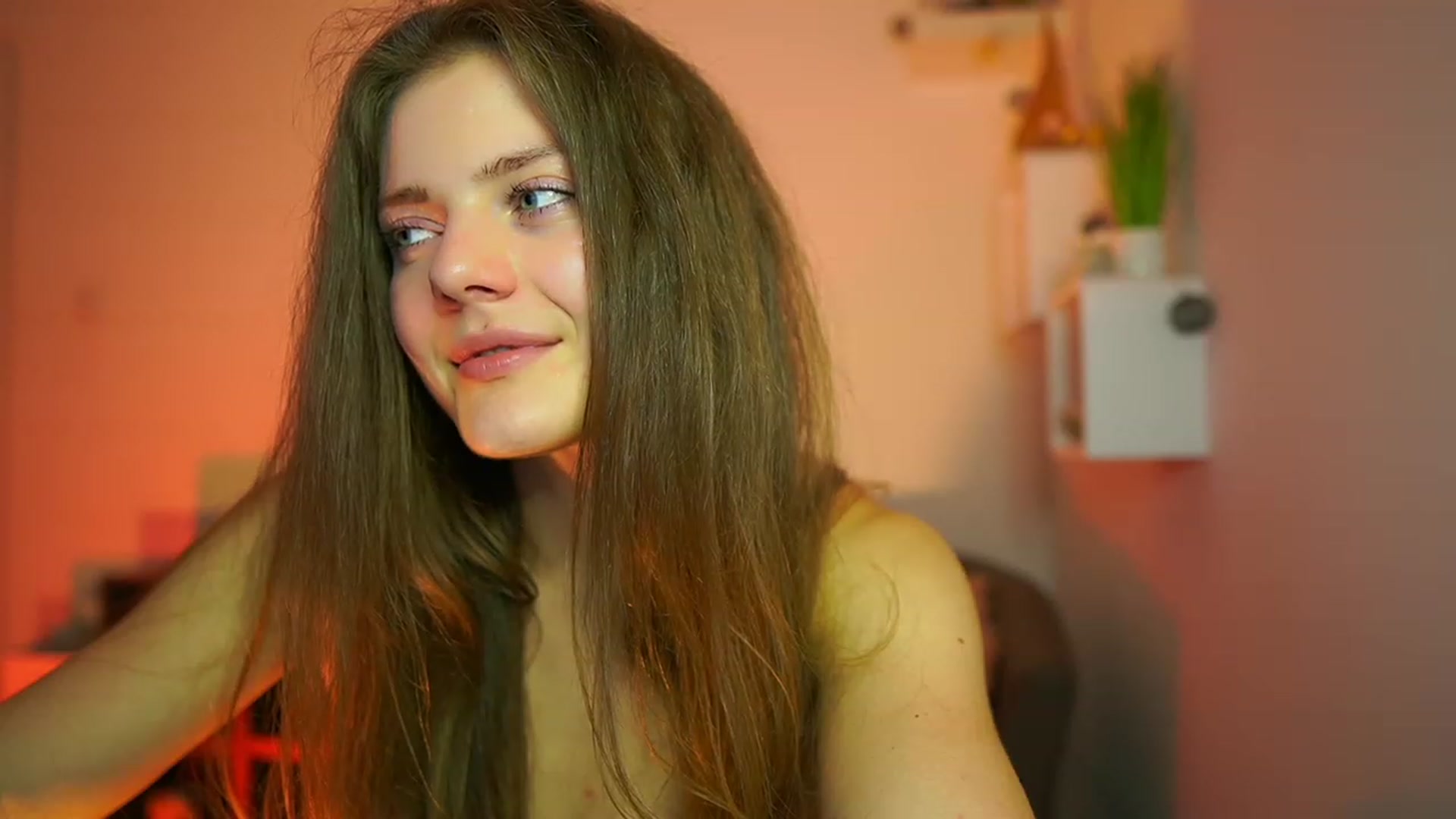 Gallery image thumbnail from Elly_Malkova_'s myfreecams stream on, 06/04/2023, 23:14 image 14 of 20