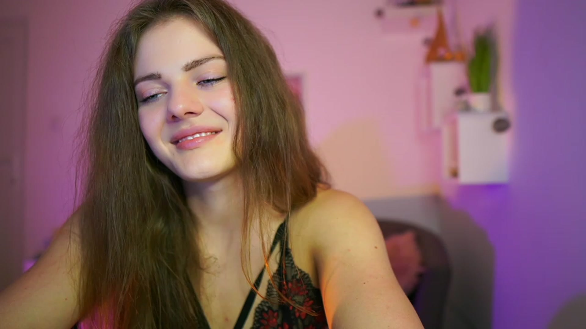 Gallery image thumbnail from Elly_Malkova_'s myfreecams stream on, 06/06/2023, 20:09 image 11 of 20