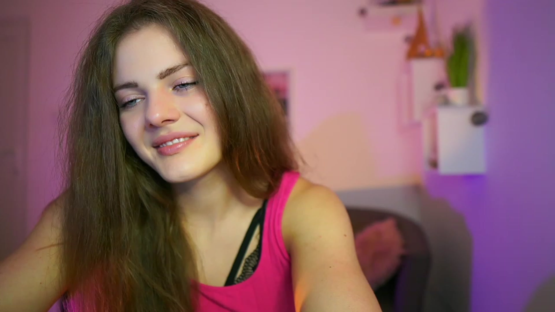Gallery image thumbnail from Elly_Malkova_'s myfreecams stream on, 06/06/2023, 20:09 image 8 of 20