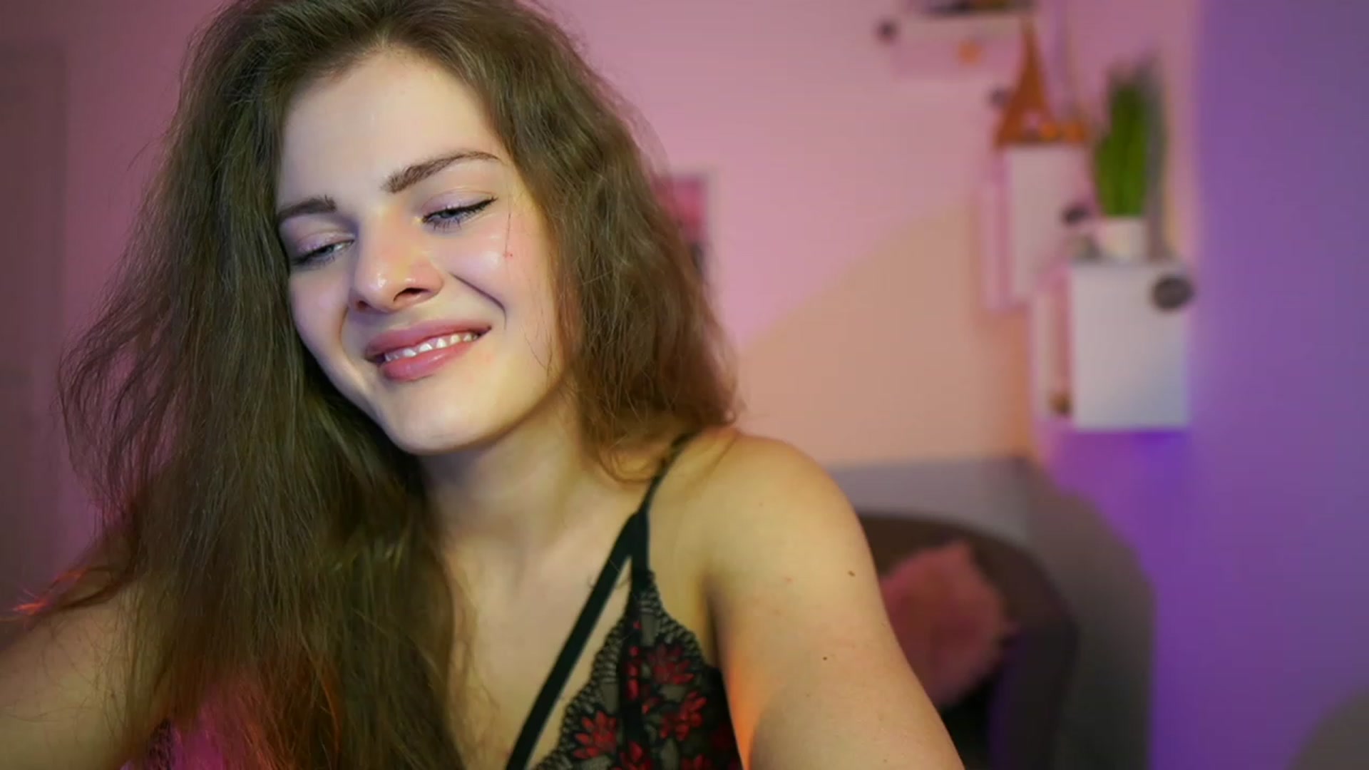 Gallery image thumbnail from Elly_Malkova_'s myfreecams stream on, 06/06/2023, 20:09 image 15 of 20