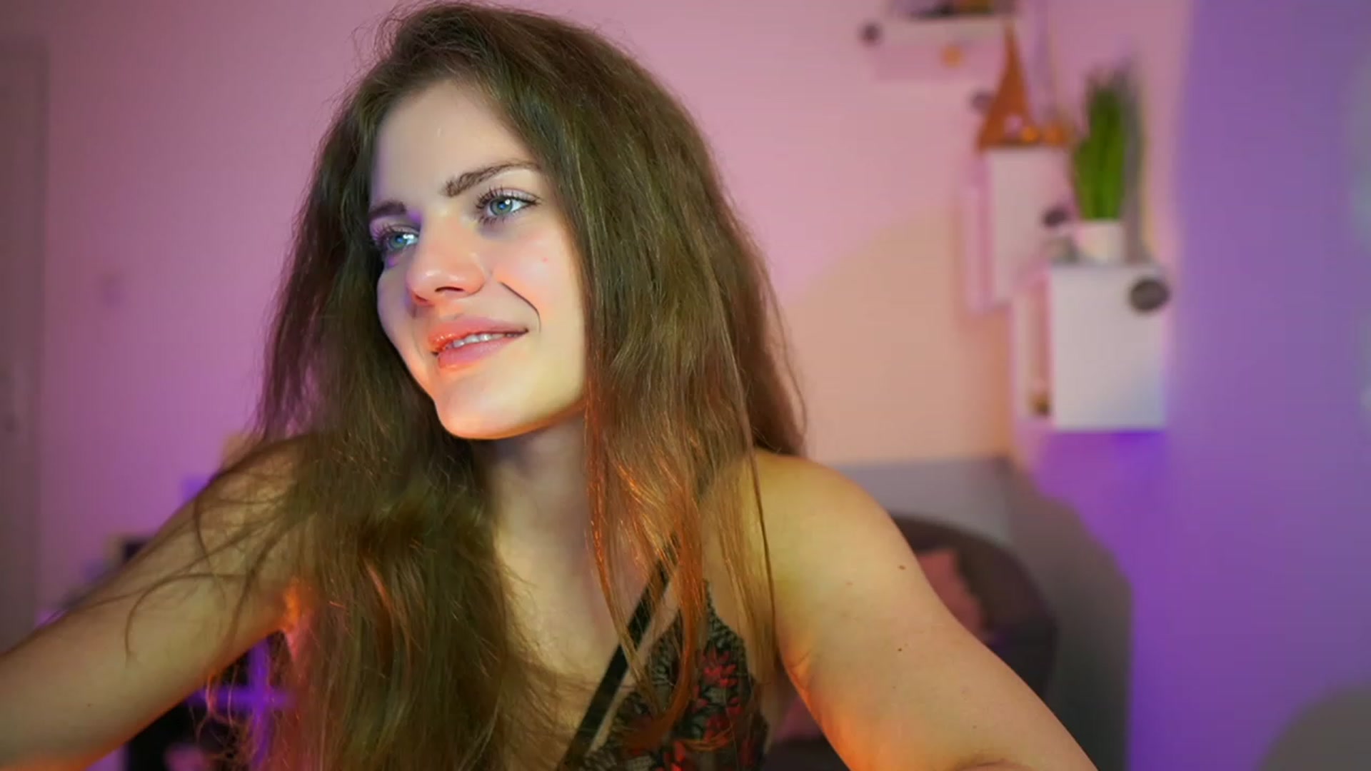 Gallery image thumbnail from Elly_Malkova_'s myfreecams stream on, 06/06/2023, 22:53 image 20 of 20
